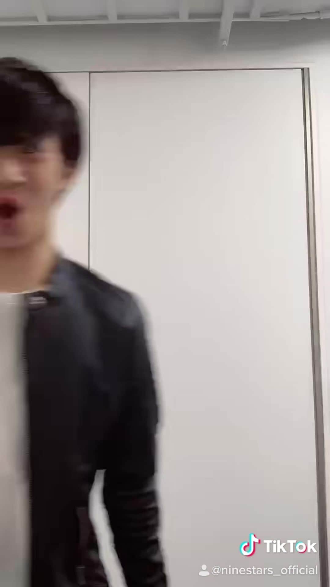 大池瑞樹のインスタグラム：「変顔パラダイス🤪  #狩野英孝　さん」