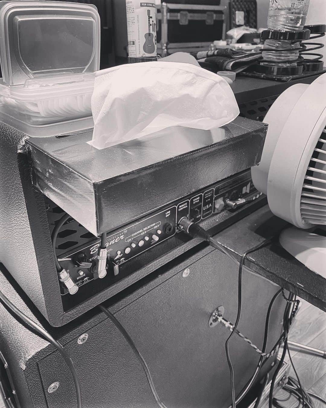 後藤正文のインスタグラム：「One of the biggest rock'n'roll invention of the century by my band's guitarist. 😆  #tissuepaper」