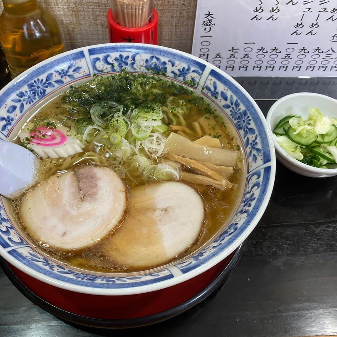 本坊元児さんのインスタグラム写真 - (本坊元児Instagram)「なんようしのラーメン 囲ろり しょうゆラーメン680円！やすー 麺はもちろん、うま汁。 チャーシューもやわやわとろけて美味しかった！ #なんようしのラーメン #囲ろり #南陽市ラーメン大使」10月22日 15時43分 - honbouganji