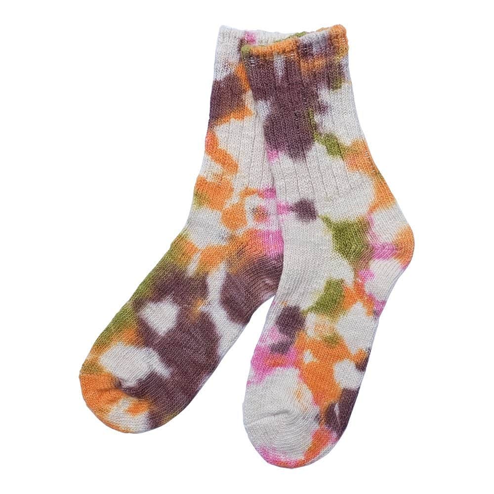 KIKSTYOさんのインスタグラム写真 - (KIKSTYOInstagram)「. NEW ARRIVAL!!! 2020 SUMMERで好評だった、TIEDYE LOCKER TEEのL/S TEEバージョンを作成。 今期は、フロントにLOCKER刺繍、袖にはCIRCLE型のオリジナルタイダイ柄が入ります。 JAVARA MADE。 注）手作業で染めているので、１枚１枚風合い、柄の出方が異なります。 #kikstyo #tiedye #javara」10月22日 15時48分 - kikstyo