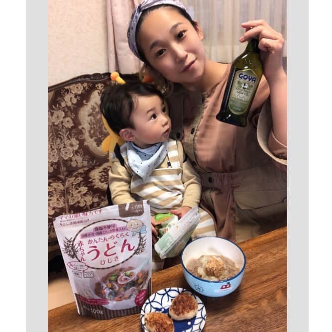 世手子さんのインスタグラム写真 - (世手子Instagram)「My son's favorite baby food is udon and pear in a bun🍜🍐 I use olive oil for cooking( ✌︎'ω')✌︎🍳 I'm glad he eat well✨✨ http://tanabiki-seimen.com/tanabiki-babynoodle/ @tanabiki2019 #たなびき製麺 使ってみたよ(*'▽'*) #生後10ヶ月 の #寿司太郎 は #食べむら があるので 色んな #離乳食メニュー がんばってる(o^^o) #たなびき #ひじきうどん お気に入り✨✨ @goya_oliveoil_japan #GOYA いれてつるん（＾ν＾） #おやき も #大好物 ( ^ω^ ) #GOYAオリーブオイル で焼いたよ( ͡° ͜ʖ ͡°) #梨ヨーグルト 味（≧∇≦） 明日もがんばろ！ #オリーブオイルのある暮らし#エキストラバージンオリーブオイル #monipla #goyaoliveoil_fan @gap.baby_offical  #gapbaby  @champion_japan  @champion  #champion #championbaby  #championbabies  @asagakecom  #asagakeで体験」10月22日 15時56分 - rojide