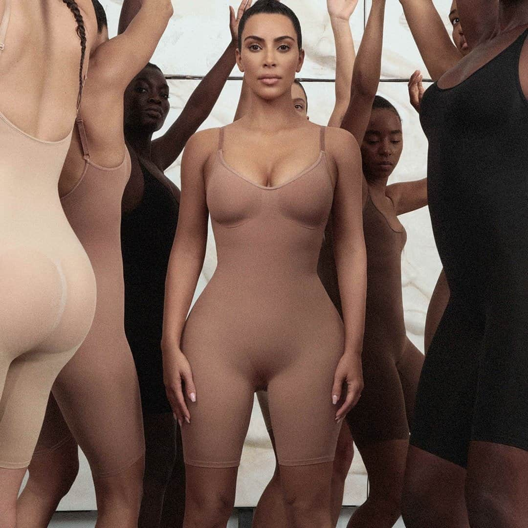 セルフリッジズさんのインスタグラム写真 - (セルフリッジズInstagram)「@SKIMS: back in stock • Meet you at the link in bio for all your favourite shapewear pieces by @kimkardashian」10月22日 16時00分 - theofficialselfridges