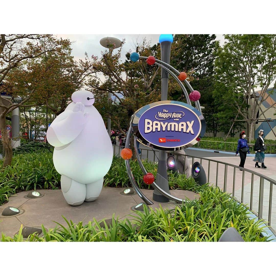 安蒜幸紀さんのインスタグラム写真 - (安蒜幸紀Instagram)「. . 🏰Tokyo Disney Land . 本当に本当に久しぶりのTDL！ 大好きな場所🐭✨ . 新しいエリアもOpenしてて さらに進化した姿を見ることが出来ました💓 . エントリー受付など新しくなっていて 戸惑うこともあったけど やっぱり夢の国は最高🙌🥺 . ベイマックスも無事乗れた〜 次は美女と野獣に絶対乗りたいなぁ...🥀 . #Tokyo#Disney#TDL#Micky#Minnie#夢の国#ディズニーランド#ミッキー#ミニー#シンデレラ城#美女と野獣#ベイマックス#新エリア#オープン#アトラクション#ハロウィン」10月22日 16時10分 - ambirusaki