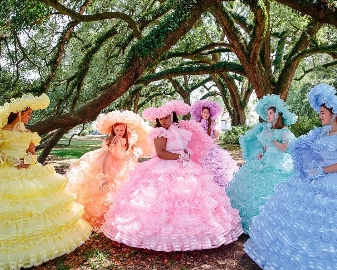 frankie magazineさんのインスタグラム写真 - (frankie magazineInstagram)「there’s a reason why ladies in mobile, alabama, get dressed up in poufy, pastel dresses each spring, and thanks to our interview with photographer @adairrutledge – and her rather striking snaps – you can find out all about it inside issue 98.」10月22日 16時07分 - frankiemagazine