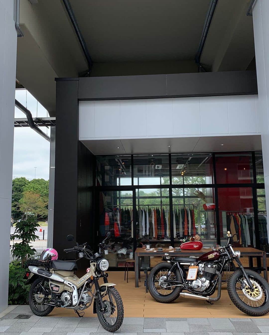 福山理子さんのインスタグラム写真 - (福山理子Instagram)「deusなランチタイム  #deus浅草 #バイクカフェ #ライダースカフェ #riderscafe #deus」10月22日 16時12分 - rikofukuyama