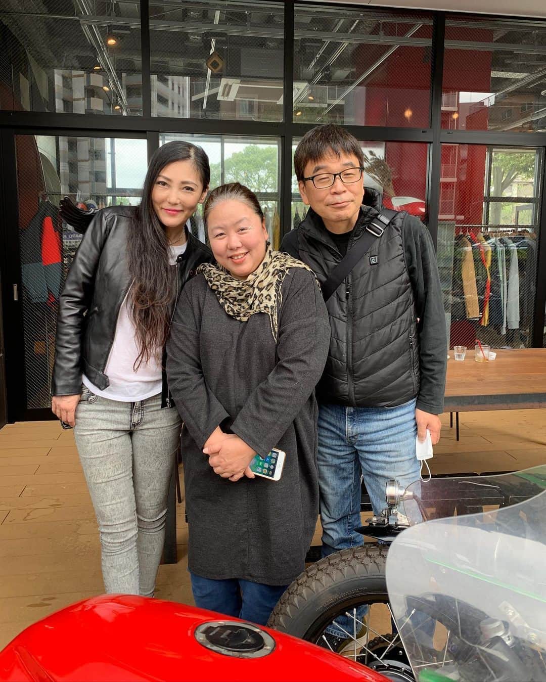 福山理子さんのインスタグラム写真 - (福山理子Instagram)「deusなランチタイム  #deus浅草 #バイクカフェ #ライダースカフェ #riderscafe #deus」10月22日 16時12分 - rikofukuyama