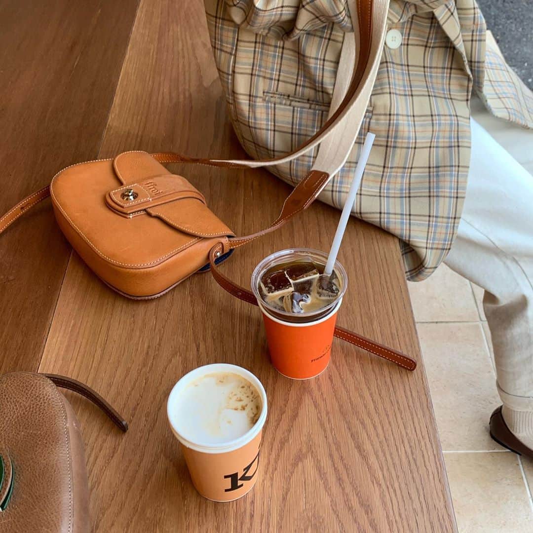 キム・ダヘのインスタグラム：「가을날씨 🍁 #프랭키커피」