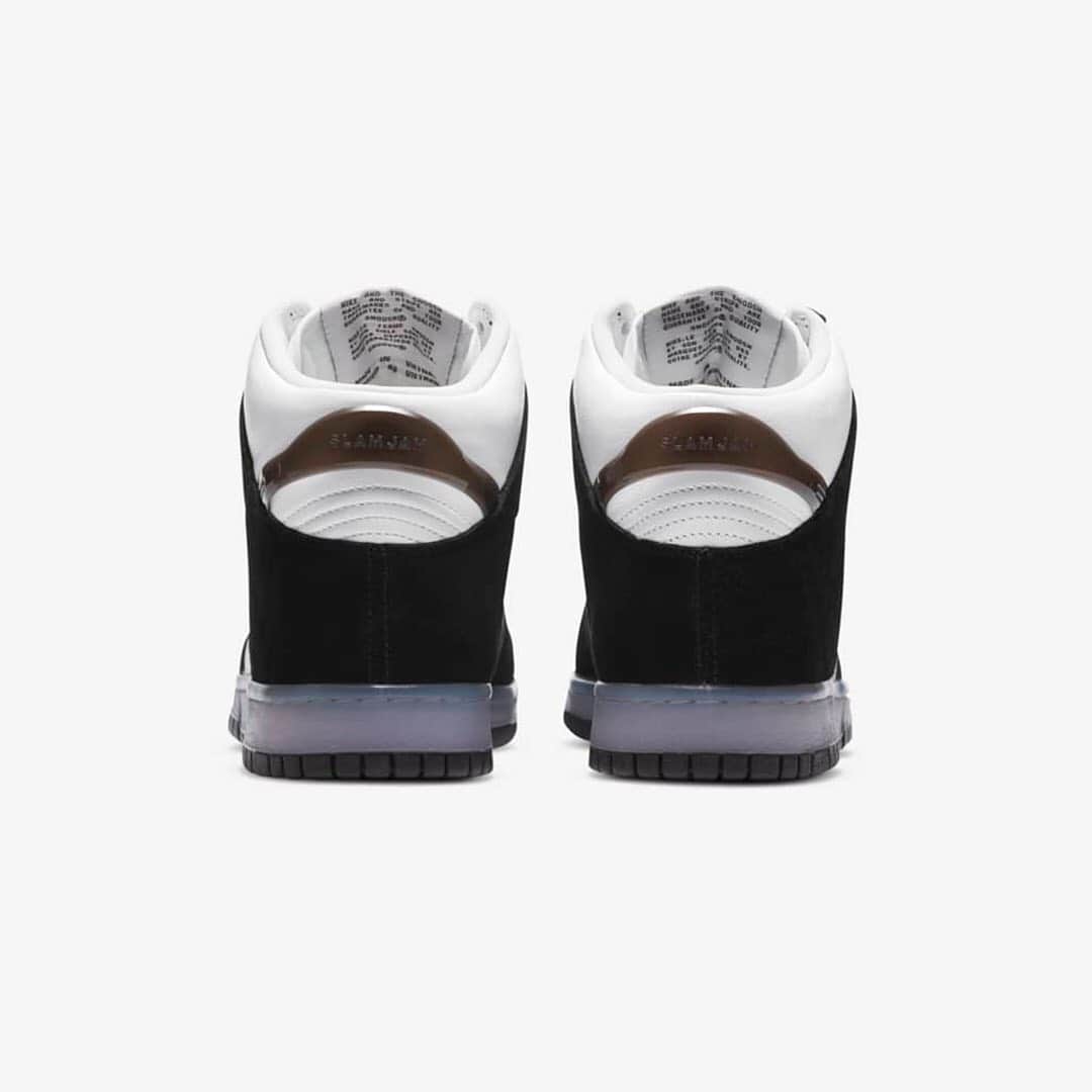HYPEBEASTさんのインスタグラム写真 - (HYPEBEASTInstagram)「￼@hypebeastkicks: @slamjam and @nikesportwear has unveiled official images for the Dunk High “Clear Black.” Playing with both tone and texture, the uppers blend a crisp white leather base with supple black suede overlays, while the midfoot Swooshes have been encased in a smoky black plastic sheath, and two-tone laces in black and white provide an optical illusion of sorts that makes the shoe appear double-laced. Expect it to release on @nike SNKRS come October 30 for $120 USD.⁠⠀ Photo: Nike」10月22日 16時25分 - hypebeast