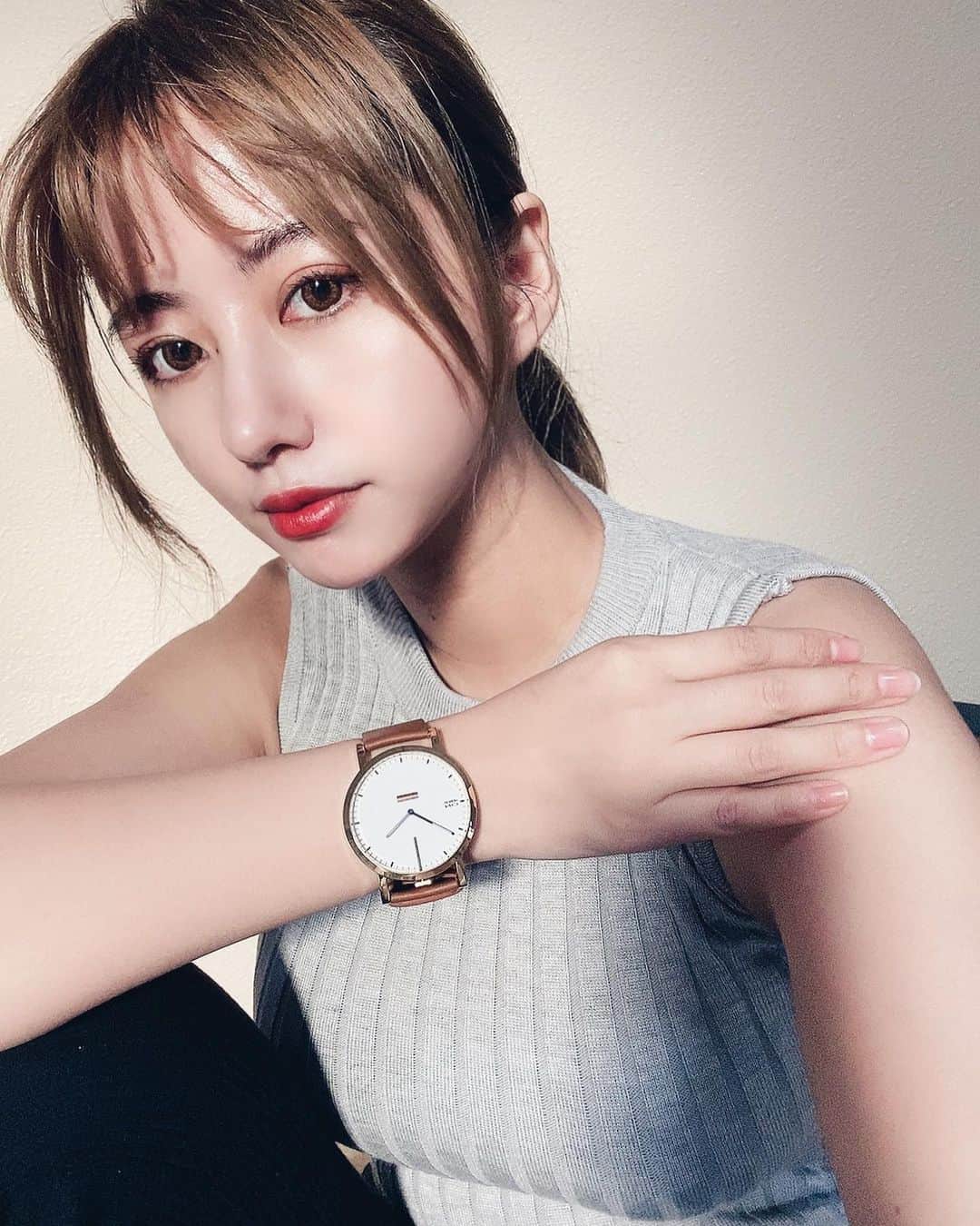 ヴァネッサ・パンさんのインスタグラム写真 - (ヴァネッサ・パンInstagram)「在熊本遇到超好自拍的光，平時不自拍的也拍了好多張😂 いつも使ってる @nomonday_jp さんの腕時計。シンプルで使いやすいデザイン〜　#腕時計コレクター . . . #nomonday#ノーマンデー#腕時計#時計#手元倶楽部 ✨ クーポンコード『kazumjo』 使用で10パーセントオフになります。」10月22日 16時25分 - kazuminoomi