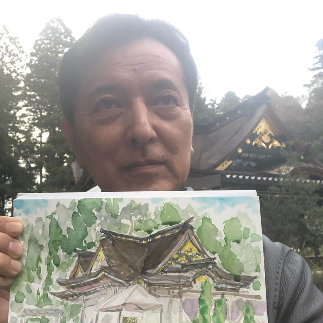 榎木孝明のインスタグラム：「仙台に来てます。久しぶりに社殿を描きました。暑くもなく寒くもなく絵を描くにはとても良い日和でした。」