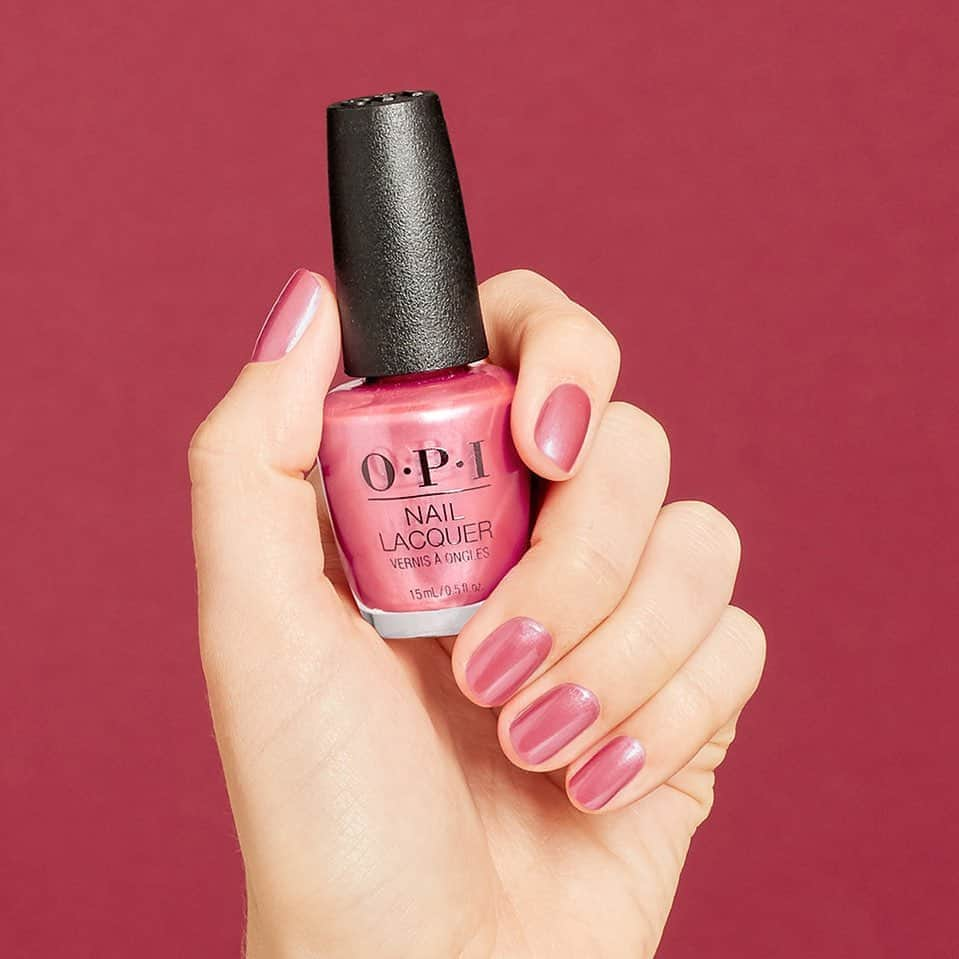 OPIさんのインスタグラム写真 - (OPIInstagram)「Mauve over #BabyPink nails! #ThisShadeIsOrnamental! Absolutely stunning for fall and winter. ❄️   #ColorIsTheAnswer #OPIObsessed #OPIShineBright #OPINailLacquer #MauveNails #FallNails #FallMani #HolidayNailTrends #NailGoals #NailInspo #NailTrends #TrendyNails #HolidayGlamour #PinkMani #PinkNails」10月23日 1時59分 - opi