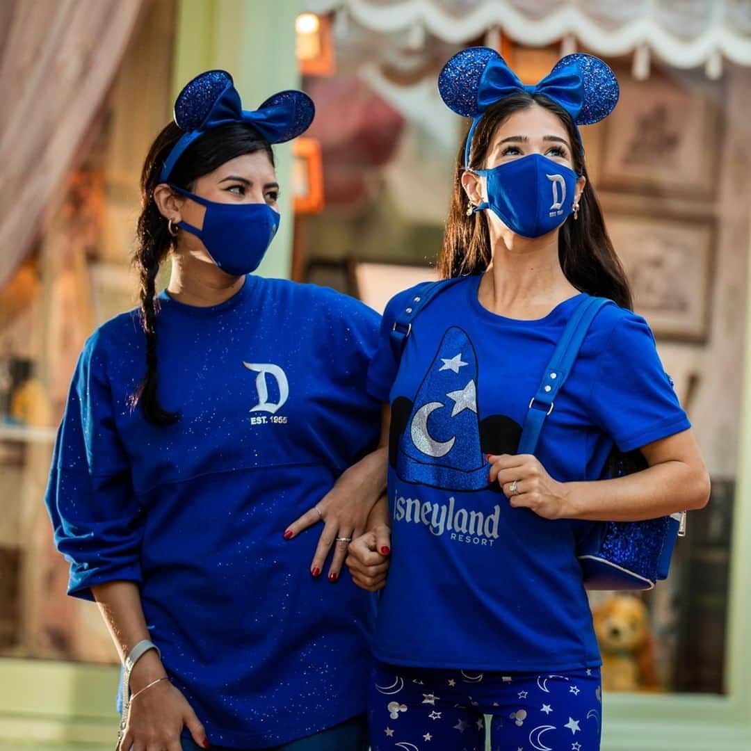 Disneyさんのインスタグラム写真 - (DisneyInstagram)「Recognize the life-changing power of a wish and 40 years of Disney and @MakeAWishAmerica with the latest collection, #WishesComeTrueBlue, available now at Disney Parks around the world, the Disney store and online at @shopDisney! For more info visit the link in bio.」10月23日 2時00分 - disney