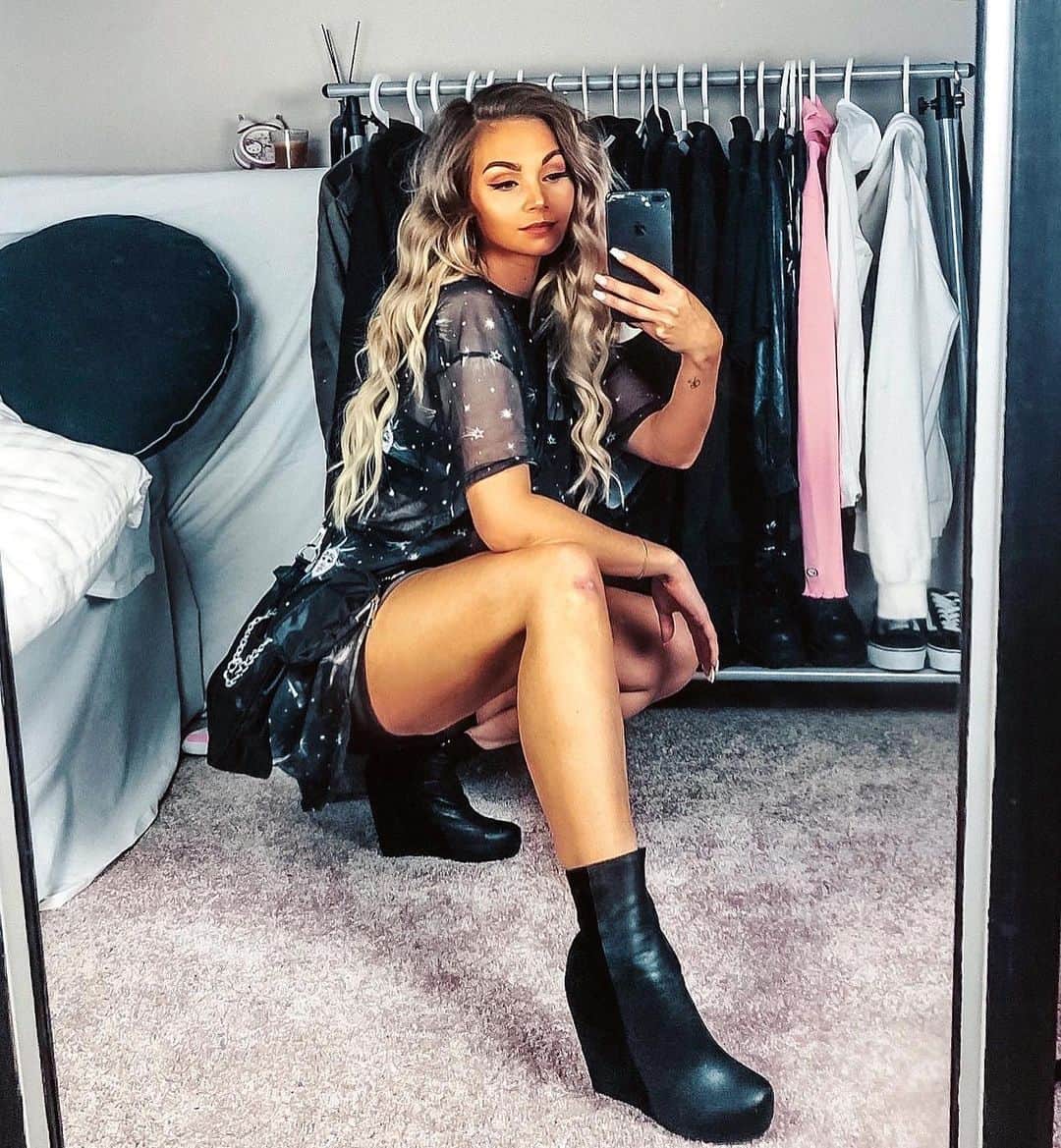 Keelaのインスタグラム：「Vilken bild tycker ni blev bäst? 🥰🥳」