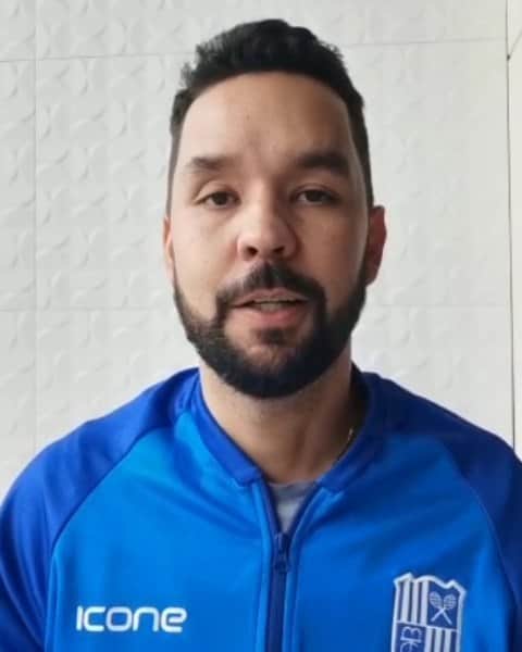 ウィリアム・アルジョナのインスタグラム：「Hoje é dia de magia azul!! 🧙‍♂️ Contamos com a sua torcida, manda seu recado aeee!! #VCFAZPARTEDAMAGIA!!  ✔ Troféu Super Vôlei Banco do Brasil 2020 🏐 @voleirenata X @mtcvolei ⏰ 19h  ✔ Arena Minas (portões fechados) 📺 @sportv  __________________ #wmwilliamelmago #williamelmago #wm #voleibol #volleyball #minastenisclube #paredaoazul #magiaefazeradiferenca ============= Insta  @william_elmago_arjona Face  @williamelmago Twitter  @william_elmago」
