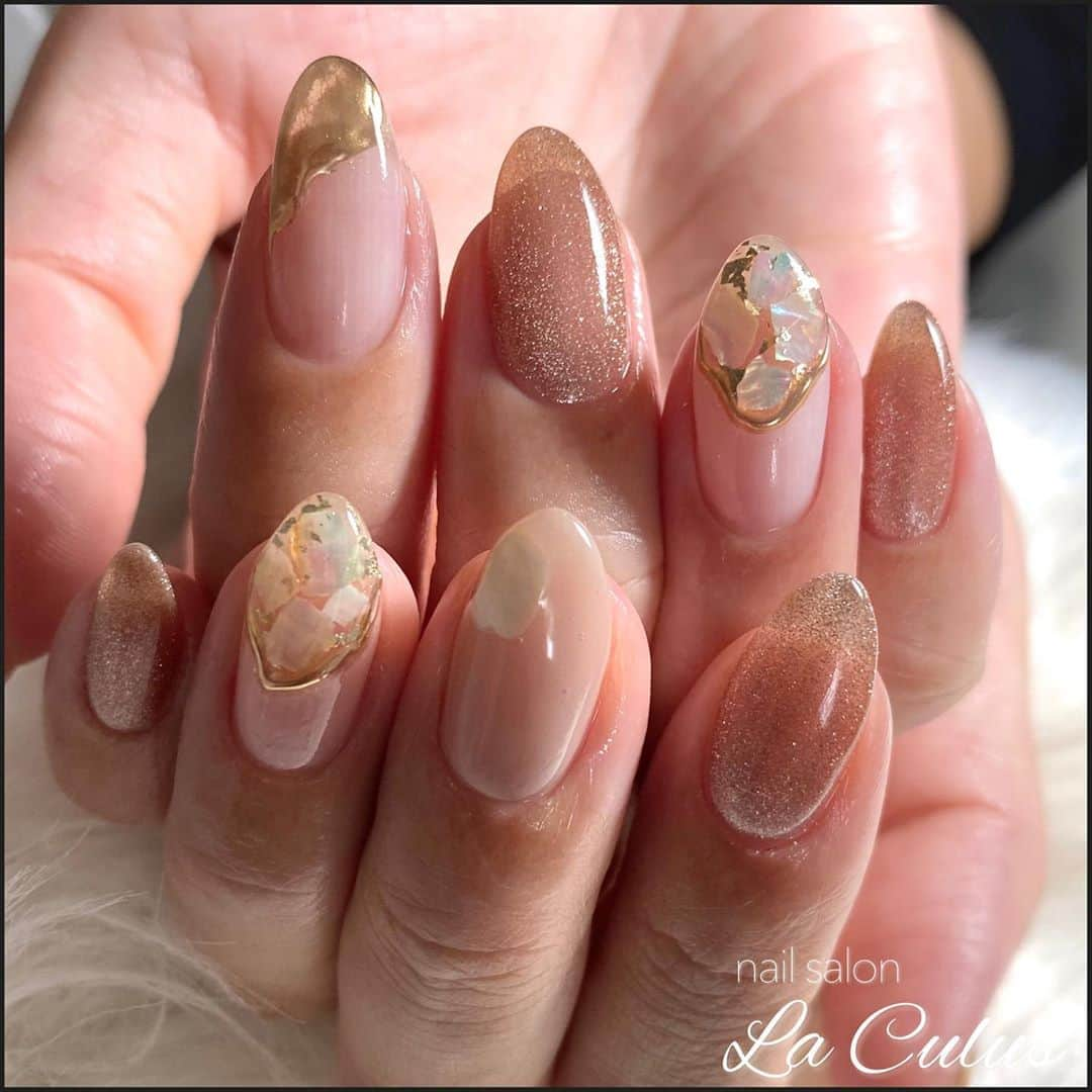 Mihoさんのインスタグラム写真 - (MihoInstagram)「nails. . . 店内サンプルよりお選びいただき♡ ワンカラーの部分をスターギャラクシーに変更していただき♡ 安定の可愛さで♡ . . ◆オフ込み1.5時間 ◆丁寧ケア付き ◆1ヶ月以内のご来店で¥500-引き (キャンペーンデザインは適用外) . . . 🔸　#ルビケイト導入サロン　🔸 カビ・菌から塗り爪を守り、グリーンネイル(バクテリアルネイル)の予防ができる、ルビケイト🦠🤛✨ 追加料金無しで、全てのお客様に使用しております♡ 繰り返しグリーンネイルになってしまう方や、"グリーンネイル"と言われ他店で施術を断られてしまった方も施術が可能です💅 お悩みの方は、一度ご相談ください🧡  #laculus  #フィルインサロン　#レオパード　#スターギャラクシー  . #ネイル #ジェル #ジェルネイル #ネイルアート #ネイルサロン #ネイルデザイン #三宮フィルイン #秋ネイル  #グリーンネイル対策#ネイルチップ #フィルイン#グリーンネイル #神戸 #三宮 #神戸元町 #大阪 #神戸ネイル #神戸ネイルサロン #三宮ネイルサロン #三宮ネイル . #nail #nails #nailart #beauty #kawaii」10月23日 2時27分 - la.source_nail