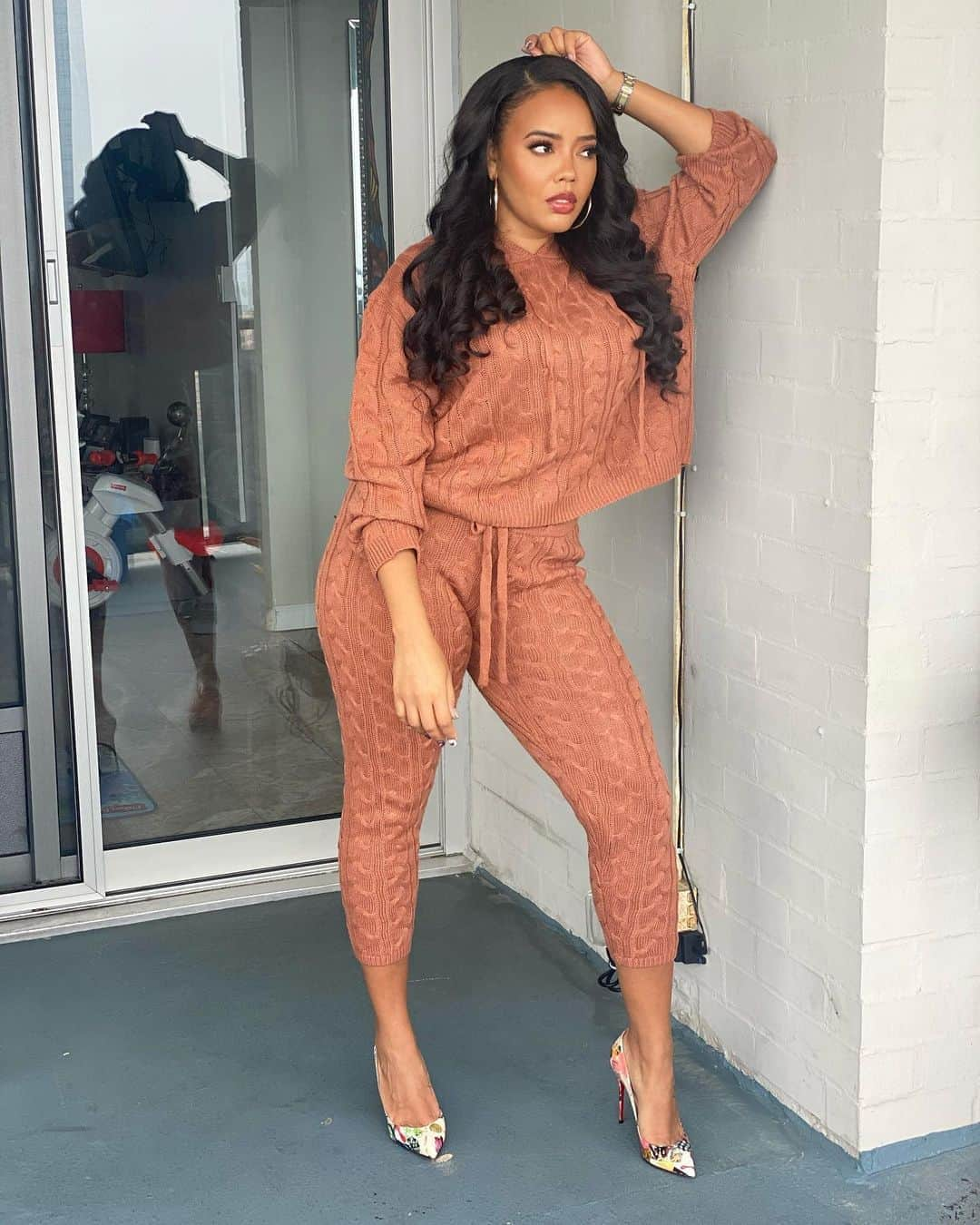 Angela Simmonsさんのインスタグラム写真 - (Angela SimmonsInstagram)「Steady minding the business that pays me ♥️🥰 @fashionnova 💫 FashionNovaPartner」10月23日 2時37分 - angelasimmons