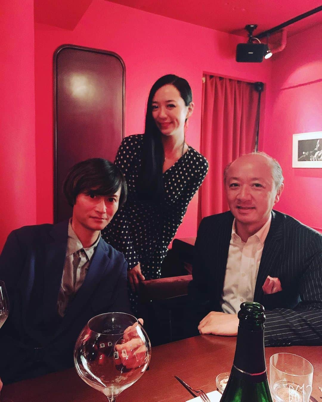 のインスタグラム：「私がディレクションしている 西麻布M2に 日本ソムリエ協会常務阿部誠先生を お招きして、そのあと阿部さんに連れて行ってもらった クローズなシャンパーニュ バーで… #モンターニュドランス #コートデブラン #コートデバール #ヴァルドラマルヌ #シャンパーニュ  #グルメ﻿ #銀座グルメ﻿ #西麻布グルメ﻿ #東京グルメ﻿ #草間弥生﻿ #シャンパン﻿ #六本木グルメ﻿ #tokyo﻿ #food﻿ #😋﻿ #ぴえん﻿ #ぱおん﻿ #東京フード﻿ #銀座クラブ﻿ #グランシェクル﻿ #ローランペリエ﻿ #美容﻿ #アンチエイジング﻿ #ヴーヴクリコ﻿ #銀座フレンチ﻿ #青山フレンチ﻿ #広尾フレンチ﻿ #恵比寿﻿ #ソムリエ #ホスト﻿」