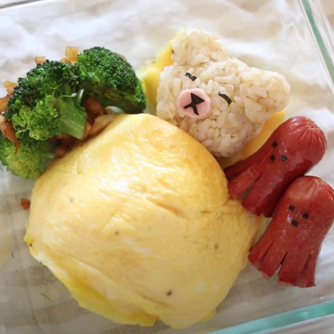 Jenn Imさんのインスタグラム写真 - (Jenn ImInstagram)「My girl @weylie and I just uploaded our collab videos where we both cook each other meals for the entire day! Look at these adorable (and delicious) bentos she created. 🥺♥️」10月23日 3時22分 - imjennim