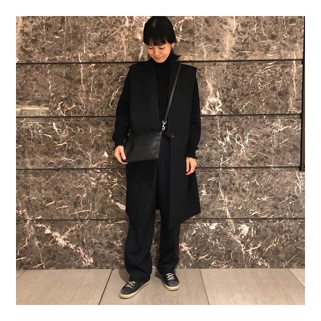 HIROBさんのインスタグラム写真 - (HIROBInstagram)「-HIROB 丸の内- ﻿﻿ ﻿ Vintage LOEWE BAG 素敵なデザインが揃いました！ ﻿ 上:¥56,000＋tax 左:¥46,000＋tax 右:¥52,000＋tax  ﻿﻿ ﻿通信販売も対応しており、﻿ お電話でのご相談も受け付けています。﻿ 当面の間、送料は無料となりますので、﻿ ご来店が難しい方でもお気軽にお問い合わせ下さい。 ﻿ ﻿ HIROB 丸の内店﻿ 03-5224-8666﻿ ﻿ #hirob ﻿ #hirobmarunouchi﻿ #baycrews﻿ #antiquewatch﻿ #vintagebag﻿ #vintageaccessories﻿ #vintageloewe﻿ #loewe﻿ #loewebag﻿ ﻿ ﻿ #ヒロブ﻿ #ベイクルーズ﻿ #アンティークウォッチ﻿ #ヴィンテージバッグ﻿ #ヴィンテージアクセサリー﻿ #ヴィンテージロエベ﻿ #ロエベ﻿」10月22日 18時35分 - hirob.jp