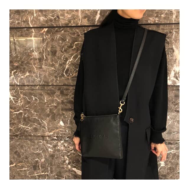 HIROBさんのインスタグラム写真 - (HIROBInstagram)「-HIROB 丸の内- ﻿﻿ ﻿ Vintage LOEWE BAG 素敵なデザインが揃いました！ ﻿ 上:¥56,000＋tax 左:¥46,000＋tax 右:¥52,000＋tax  ﻿﻿ ﻿通信販売も対応しており、﻿ お電話でのご相談も受け付けています。﻿ 当面の間、送料は無料となりますので、﻿ ご来店が難しい方でもお気軽にお問い合わせ下さい。 ﻿ ﻿ HIROB 丸の内店﻿ 03-5224-8666﻿ ﻿ #hirob ﻿ #hirobmarunouchi﻿ #baycrews﻿ #antiquewatch﻿ #vintagebag﻿ #vintageaccessories﻿ #vintageloewe﻿ #loewe﻿ #loewebag﻿ ﻿ ﻿ #ヒロブ﻿ #ベイクルーズ﻿ #アンティークウォッチ﻿ #ヴィンテージバッグ﻿ #ヴィンテージアクセサリー﻿ #ヴィンテージロエベ﻿ #ロエベ﻿」10月22日 18時35分 - hirob.jp