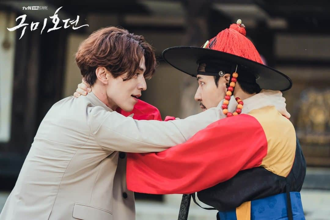 tvN DRAMA【韓国】さんのインスタグラム写真 - (tvN DRAMA【韓国】Instagram)「오늘 밤, 카리스마부터 액션까지 섭렵한 의문의 사또 힘차게 등장! ⠀ 매주 [수목] 밤 10시 30분 방송 #tvN #수목드라마 #구미호뎐 #taleoftheninetailed #이동욱 #조보아 #김범」10月22日 18時45分 - tvn_drama