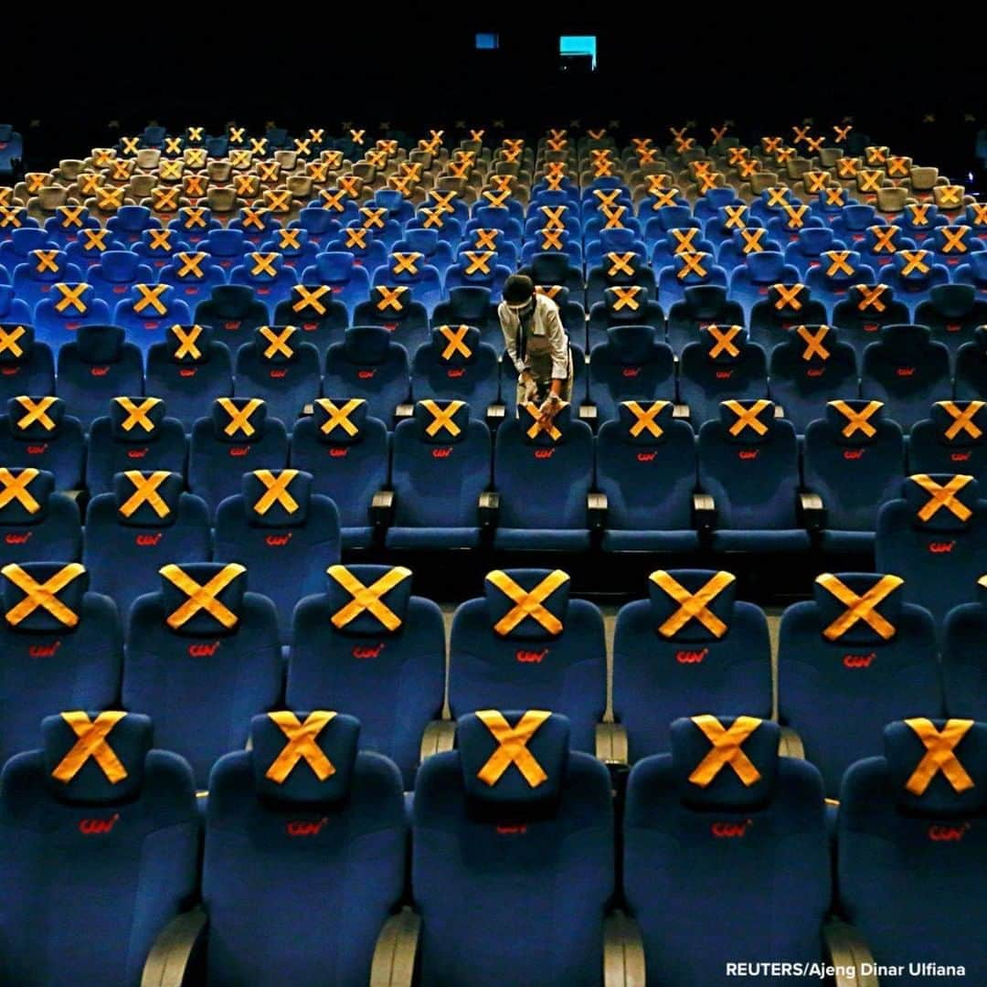 ABC Newsさんのインスタグラム写真 - (ABC NewsInstagram)「Staff member marks seats for social distancing at a movie theater amid the COVID-19 pandemic in Jakarta, Indonesia.」10月22日 18時57分 - abcnews