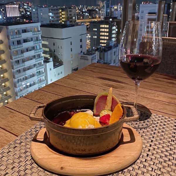 isutaさんのインスタグラム写真 - (isutaInstagram)「大人の隠れ家、やっと見つけた♡﻿ スカイツリーも満喫できる「ザ・ゲートホテル 雷門」で浅草観光を楽しんで◎﻿ ﻿ ﻿ “映える”ホテルよりも、心地よさを選びたい。﻿ ﻿ ﻿ 今までは食事にあまりこだわっていなかったけれど、たまにはすてきなレストランで大人な経験をしてみたい。﻿ ﻿ ﻿ そんな人にぴったりの大人の隠れ家が、東京・浅草にあるのをご存知でしたか？﻿ ﻿ ﻿ 浅草の観光名所・雷門からもほど近い「ザ・ゲートホテル 雷門」は、大人女子がハマってしまうこと間違いなしの魅力的なポイントがたくさん詰まっているホテルなんです♡﻿ ﻿ ﻿ 気になる詳細は、 @isuta_jp トップのURLから記事をチェックしてみてください♩﻿ ﻿ ﻿ 【ザ・ゲートホテル 雷門】﻿ 住所：〒111-0034﻿ 東京都台東区雷門2-16-11﻿ 電話番号：03-5826-3877﻿ ﻿ ﻿ #isuta #イスタ #isutapic﻿ #isutahotel #ホテル巡り #おしゃれホテル﻿ #ホテルスタグラム #isuta_trip #isutacafe ﻿ #カフェ巡り #ホテル泊 #女子旅 #記念日旅行 ﻿ #カフェスタグラム #東京旅行 #東京カフェ ﻿ #東京カフェ巡り #ホテルスタグラム #東京ホテル ﻿ #東京観光 #cafe #hotel #ザゲートホテル雷門﻿ #hotelstagram #ホテル #ホテル好き﻿ #お洒落な人と繋がりたい #ホテル﻿ #旅行好きな人と繋がりたい」10月22日 18時50分 - isuta_jp