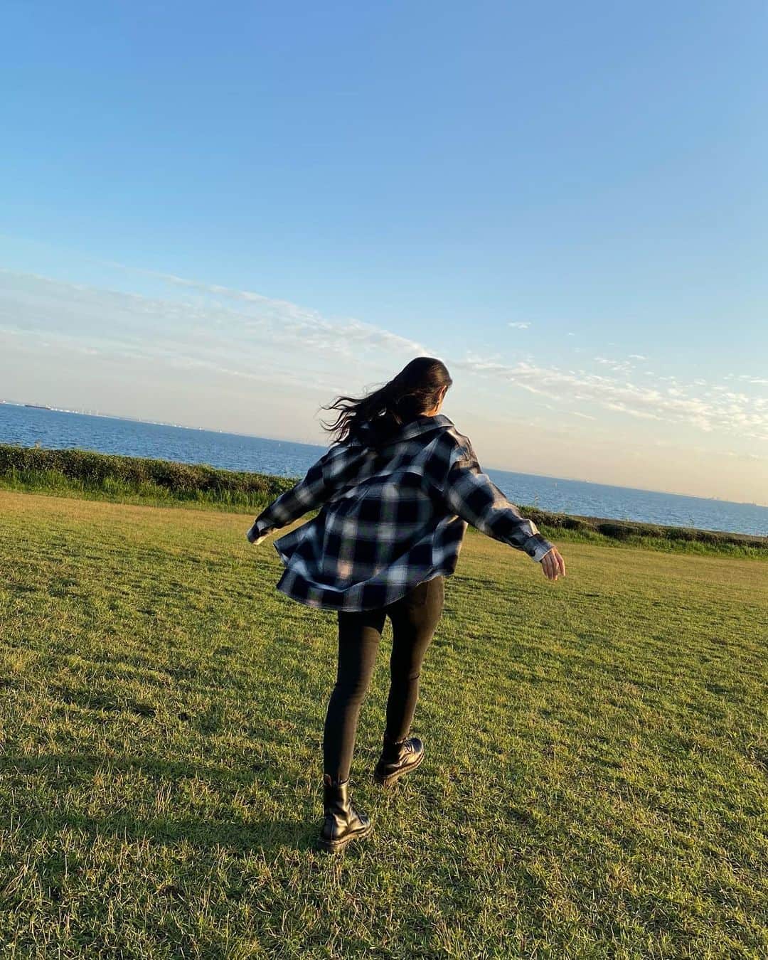 恵里花のインスタグラム：「🖤🖤🖤」