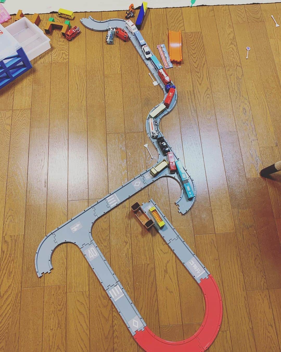 百千糸さんのインスタグラム写真 - (百千糸Instagram)「いつの間に一人でこんなに組み立てられるように^ - ^」10月22日 18時54分 - junko_ichida