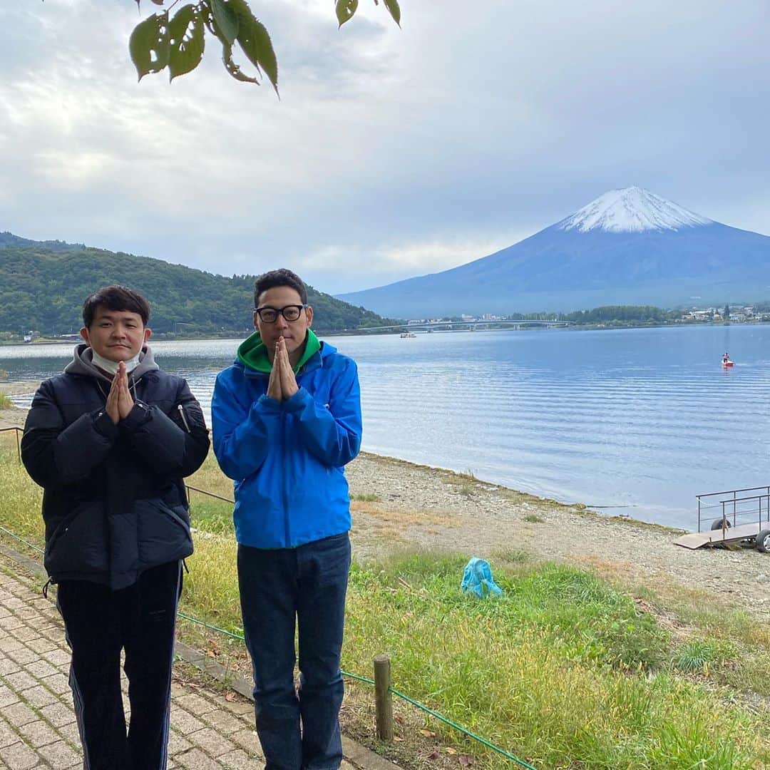 ノブ さんのインスタグラム写真 - (ノブ Instagram)「初旅猿！富士山の近くスペシャル！ 近日放送！」10月22日 18時59分 - noboomanzaishi