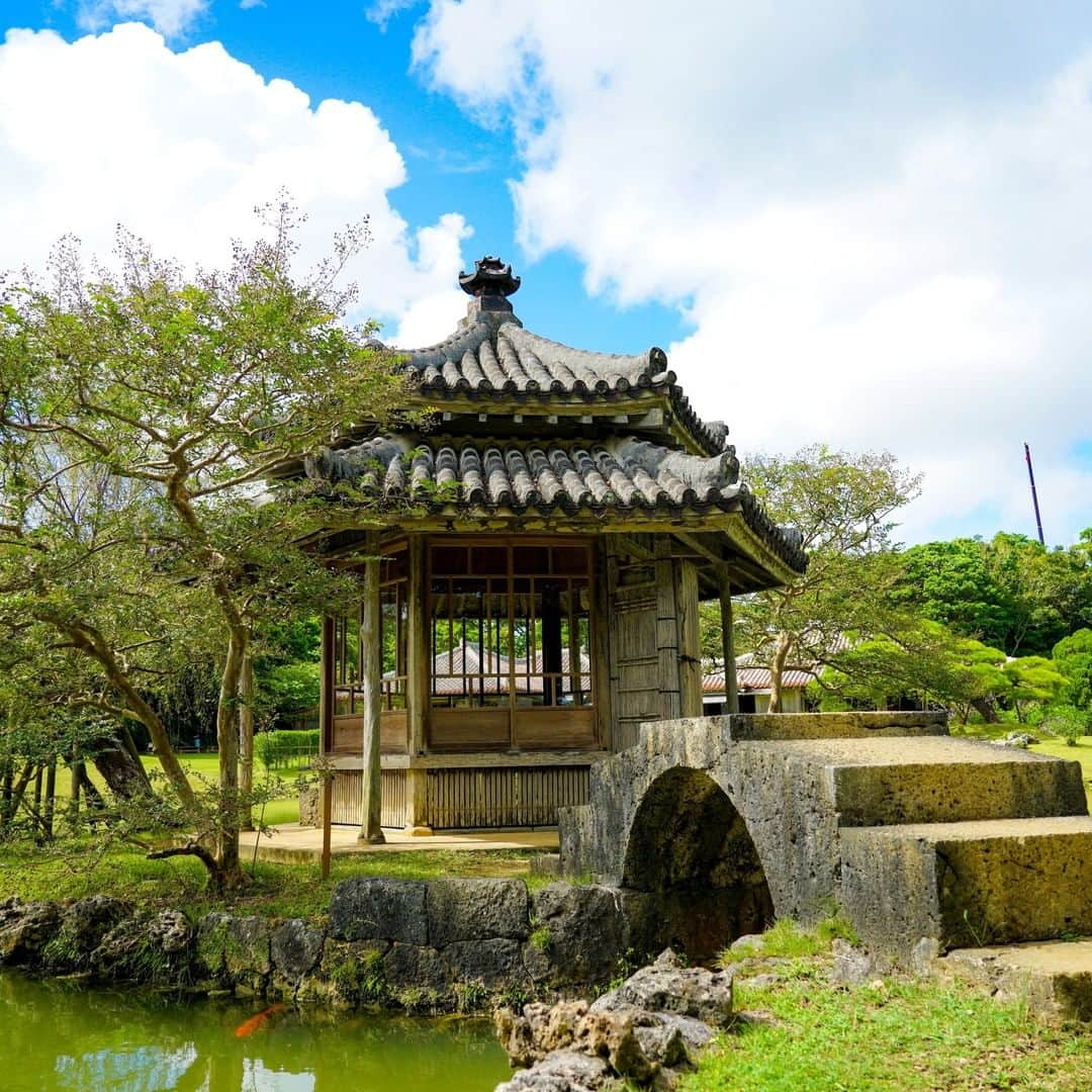 Be.okinawaさんのインスタグラム写真 - (Be.okinawaInstagram)「Shikinaen Royal Garden, one of the World Heritage Sites, was a second residence for the Ryukyu royal family and also used for entertainment of envoys of the Chinese emperor. Ryukyu, Japanese and Chinese culture and beautiful nature blend together in this elegant garden. It takes a little less than an hour to make one lap even if you stroll slowly and is perfect for a walking course in the cool season.  📍: Shikinaen Royal Garden, Naha City  Hold on a little bit longer until the day we can welcome you! Experience the charm of Okinawa at home for now! #okinawaathome #staysafe  Tag your own photos from your past memories in Okinawa with #visitokinawa / #beokinawa to give us permission to repost!  #shikinaen #naha #識名園 #那覇 #那霸 #시키나엔 #나하 #culturalheritage #japan #travelgram #instatravel #okinawa #doyoutravel #japan_of_insta #passportready #japantrip #traveldestination #okinawajapan #okinawatrip #沖縄 #沖繩 #오키나와 #旅行 #여행 #打卡 #여행스타그램」10月22日 19時00分 - visitokinawajapan