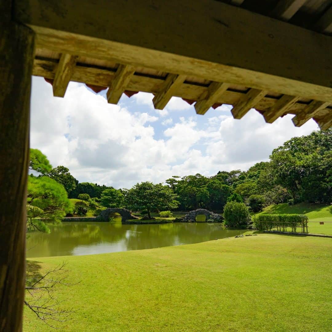 Be.okinawaさんのインスタグラム写真 - (Be.okinawaInstagram)「Shikinaen Royal Garden, one of the World Heritage Sites, was a second residence for the Ryukyu royal family and also used for entertainment of envoys of the Chinese emperor. Ryukyu, Japanese and Chinese culture and beautiful nature blend together in this elegant garden. It takes a little less than an hour to make one lap even if you stroll slowly and is perfect for a walking course in the cool season.  📍: Shikinaen Royal Garden, Naha City  Hold on a little bit longer until the day we can welcome you! Experience the charm of Okinawa at home for now! #okinawaathome #staysafe  Tag your own photos from your past memories in Okinawa with #visitokinawa / #beokinawa to give us permission to repost!  #shikinaen #naha #識名園 #那覇 #那霸 #시키나엔 #나하 #culturalheritage #japan #travelgram #instatravel #okinawa #doyoutravel #japan_of_insta #passportready #japantrip #traveldestination #okinawajapan #okinawatrip #沖縄 #沖繩 #오키나와 #旅行 #여행 #打卡 #여행스타그램」10月22日 19時00分 - visitokinawajapan