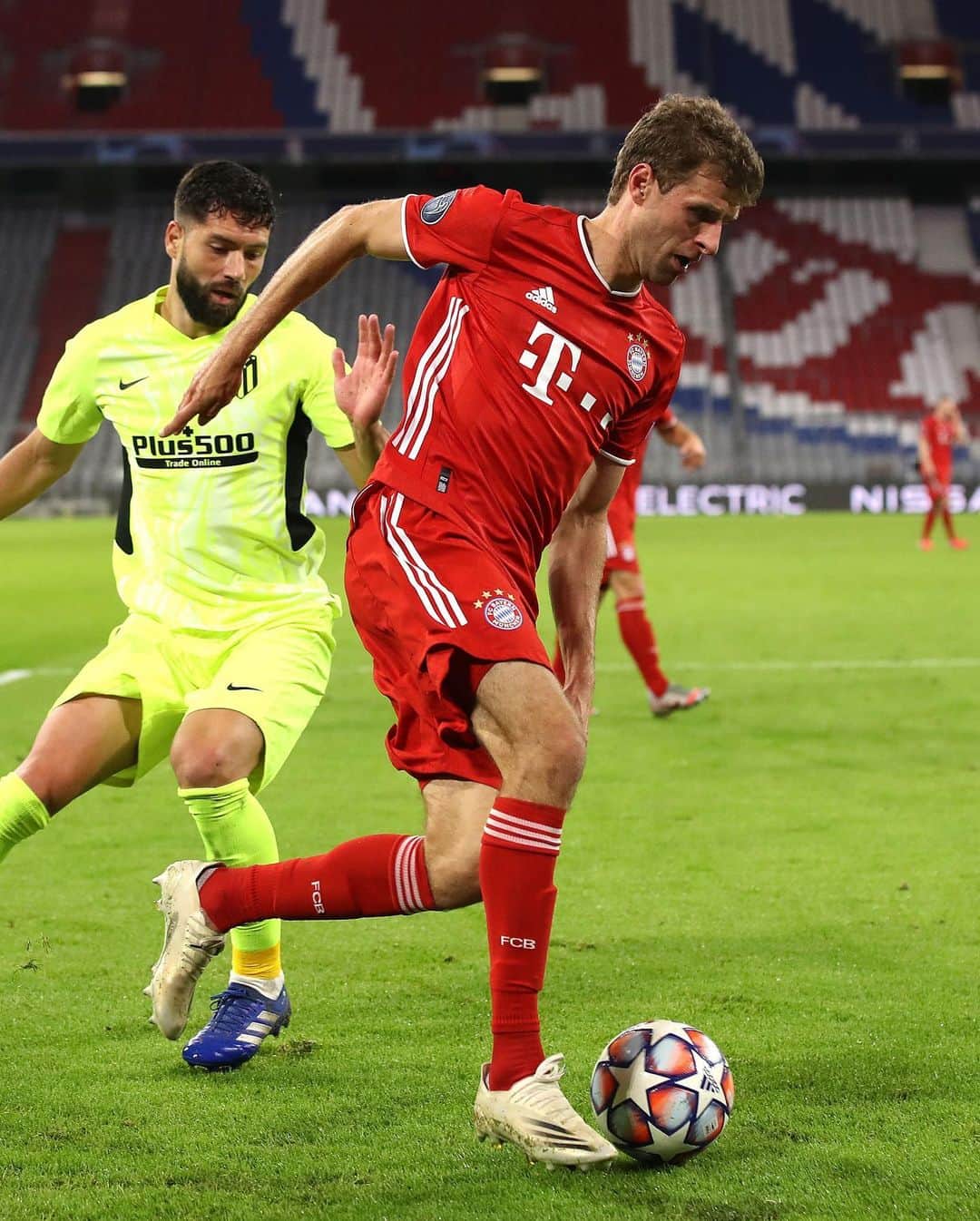 バイエルン・ミュンヘンさんのインスタグラム写真 - (バイエルン・ミュンヘンInstagram)「𝓜𝓞𝓞𝓓! 🔥🏆 #FCBAtleti #UCL #FCBayern #MiaSanMia」10月22日 19時16分 - fcbayern