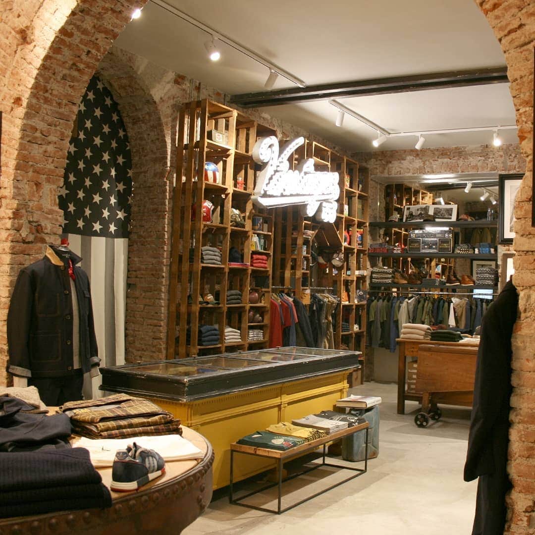 ヴィンテージ55さんのインスタグラム写真 - (ヴィンテージ55Instagram)「NEW STORE OPENING MILANO - via Vigevano, 10  #Vintage55official #vintage55 #V55 #vintageshop #menswear #fashiongram #madeinitalyclothing #lookman #outfit」10月22日 19時31分 - vintage55official