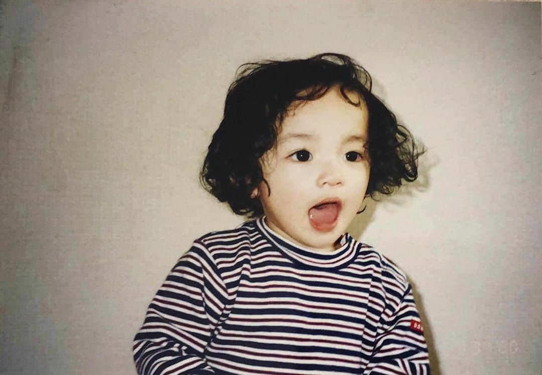 下村実生さんのインスタグラム写真 - (下村実生Instagram)「22歳になりました！！ 朝から沢山のお祝いの言葉ありがとうございます。凄く嬉しいです🥺 今日は皆さんにお知らせがあります！！✨ この度YouTubeを始める事になりました！！！ 歌・ダンス・メイク・ファッションなどより深く私の事を知ってもらえるような動画を発信していけたらなと思います！ まずは一本目が公開されたので是非見てね☺️ チャンネル名がまだ決まっていないのでストーリーにURL貼っておきます！ チャンネル登録もよろしくお願いします〜！ 22歳も頑張るぞ！💪」10月22日 19時32分 - miki_shimomura_