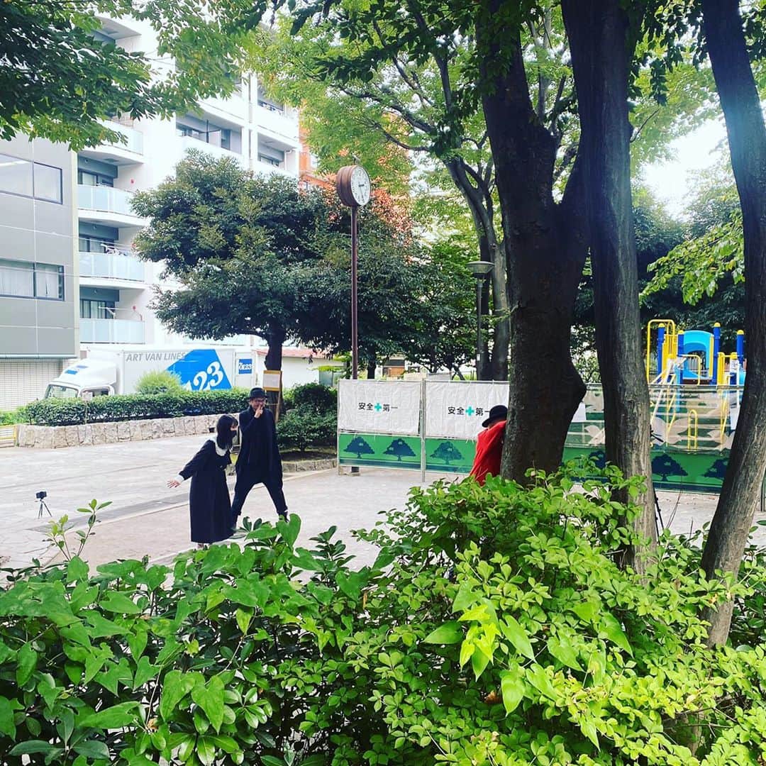 山田義孝さんのインスタグラム写真 - (山田義孝Instagram)「🦖🦖🦖 画家の友達のYouTubeにお邪魔しました。 描いたり公園でダルマさんが転んだしたり。 公開をお楽しみに。 @kashiharashinpei  @okinton1130」10月22日 19時44分 - yamadayositaka
