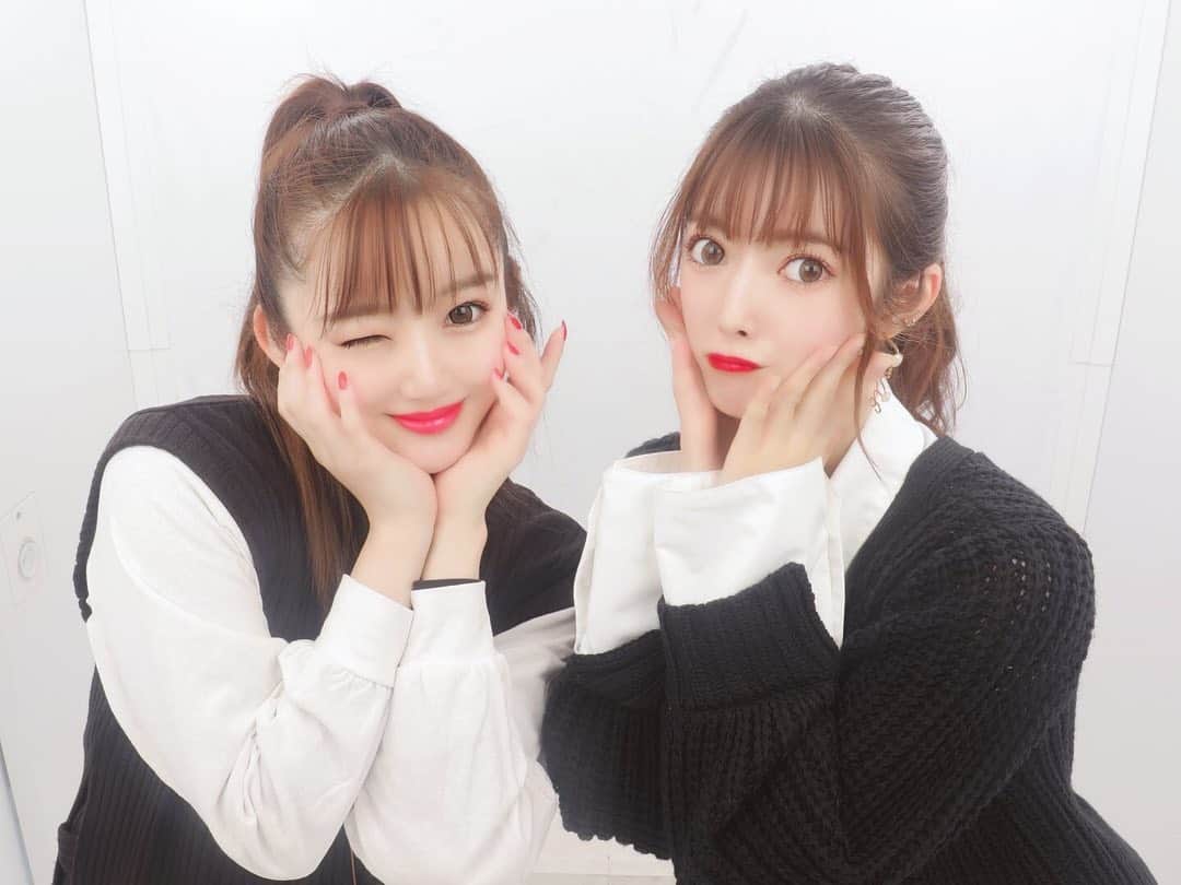 日下部美愛のインスタグラム：「打ち合わせなしで服めっちゃ似た、そしてポニーテールだったさすが幼なじみ  #japan #model #photo #me #hair #fashion #makeup #followme #instagood #camera #instadaily #dailylook #プリクラ  #プリティーリズム #prichan #prittyrhythm」
