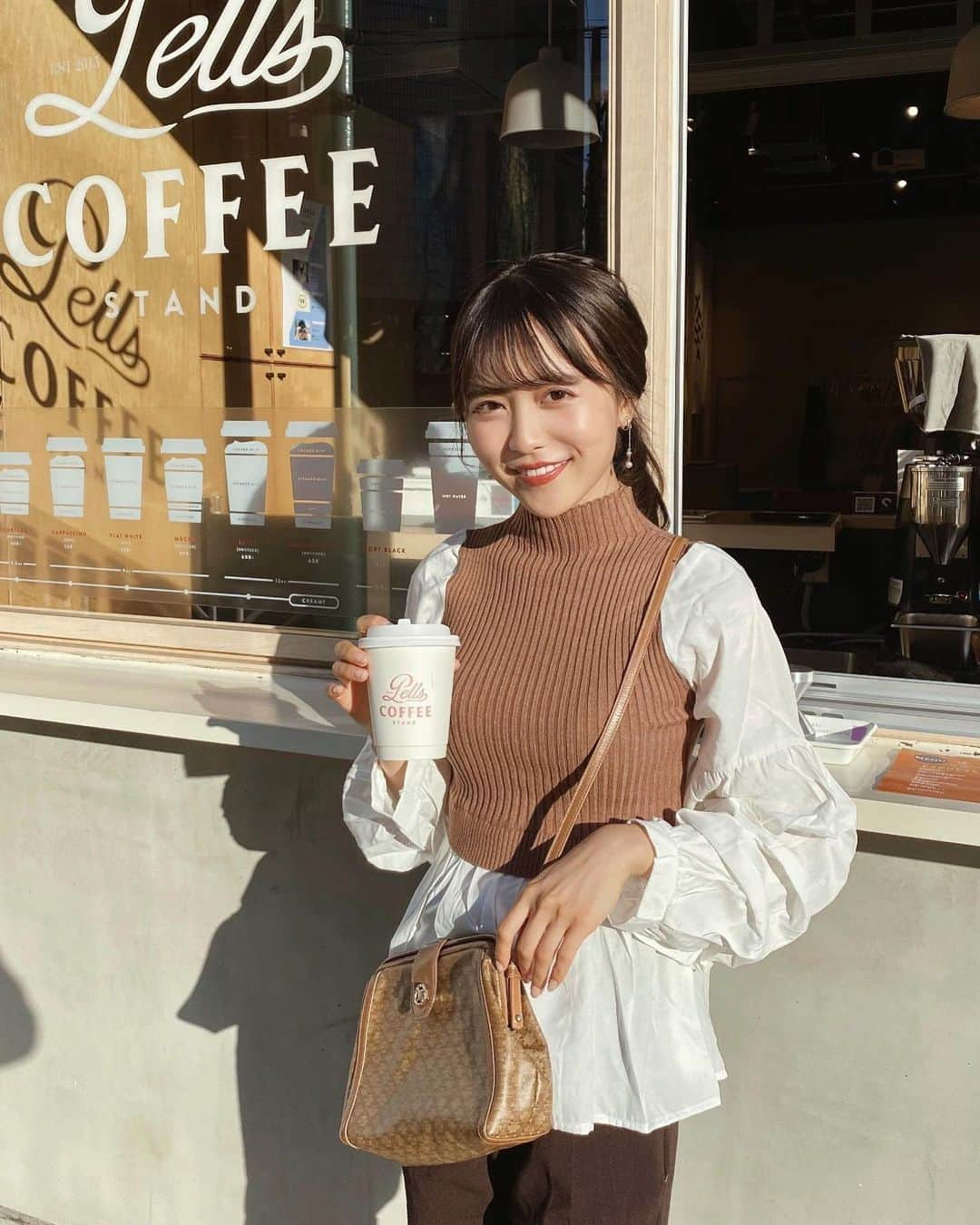 NittaSachikaさんのインスタグラム写真 - (NittaSachikaInstagram)「秋色コーデ☕️🍁﻿ ﻿ 柿と栗とお芋が混ざった感じ！﻿ とっくりやけどパフスリーブで﻿ 詰まっとる感出んのがいいっ😉﻿ ﻿ tops @fifth_store  lip toofaced pumpkin spice ﻿ #fashion #fifth #fifthtl ﻿#フィフス #ボリュームスリーブドッキングニット #カジュアル#トレンド﻿﻿」10月22日 19時56分 - chacch1