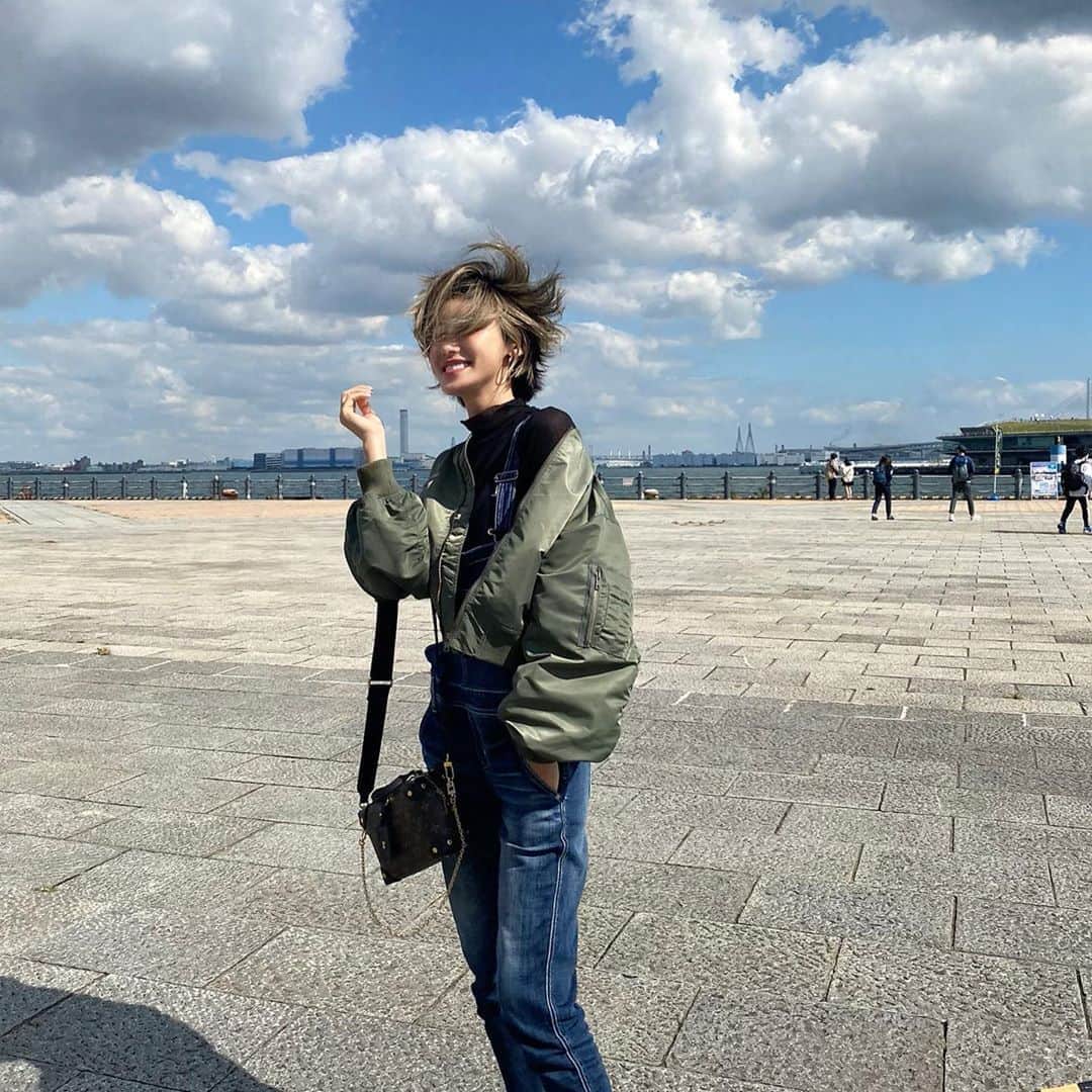 &mのインスタグラム：「キャップとると髪はこんなかんじ🥳」