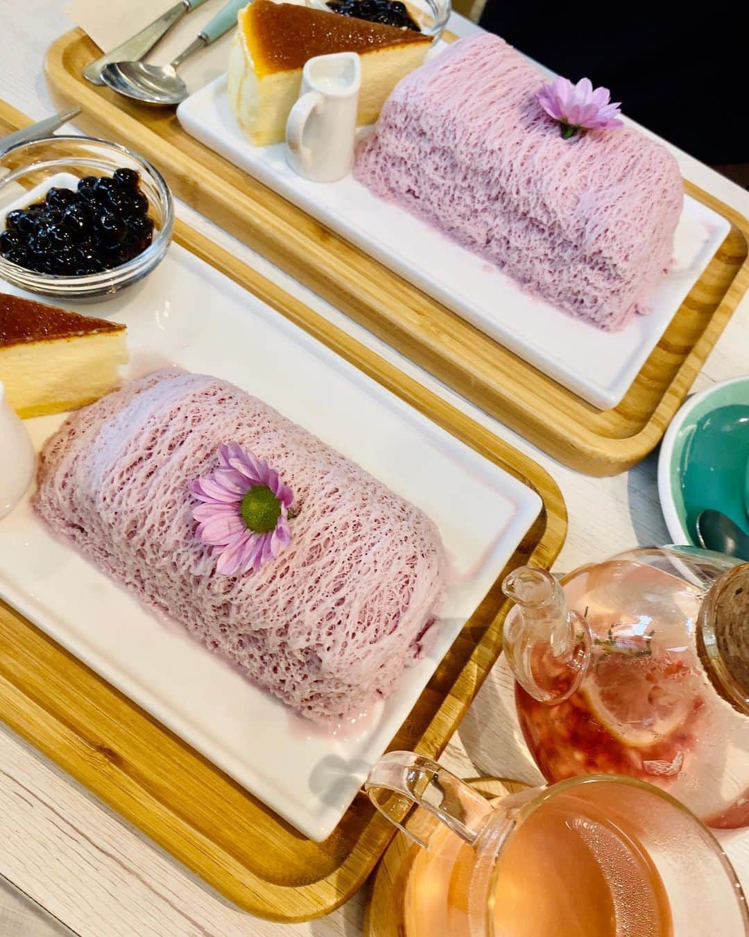 momoさんのインスタグラム写真 - (momoInstagram)「. 新大久保のかわいいカフェ🌸  . #新大久保カフェ #ソウルカフェ #seoulcafe  #purpleyou」10月22日 20時17分 - momomonyan