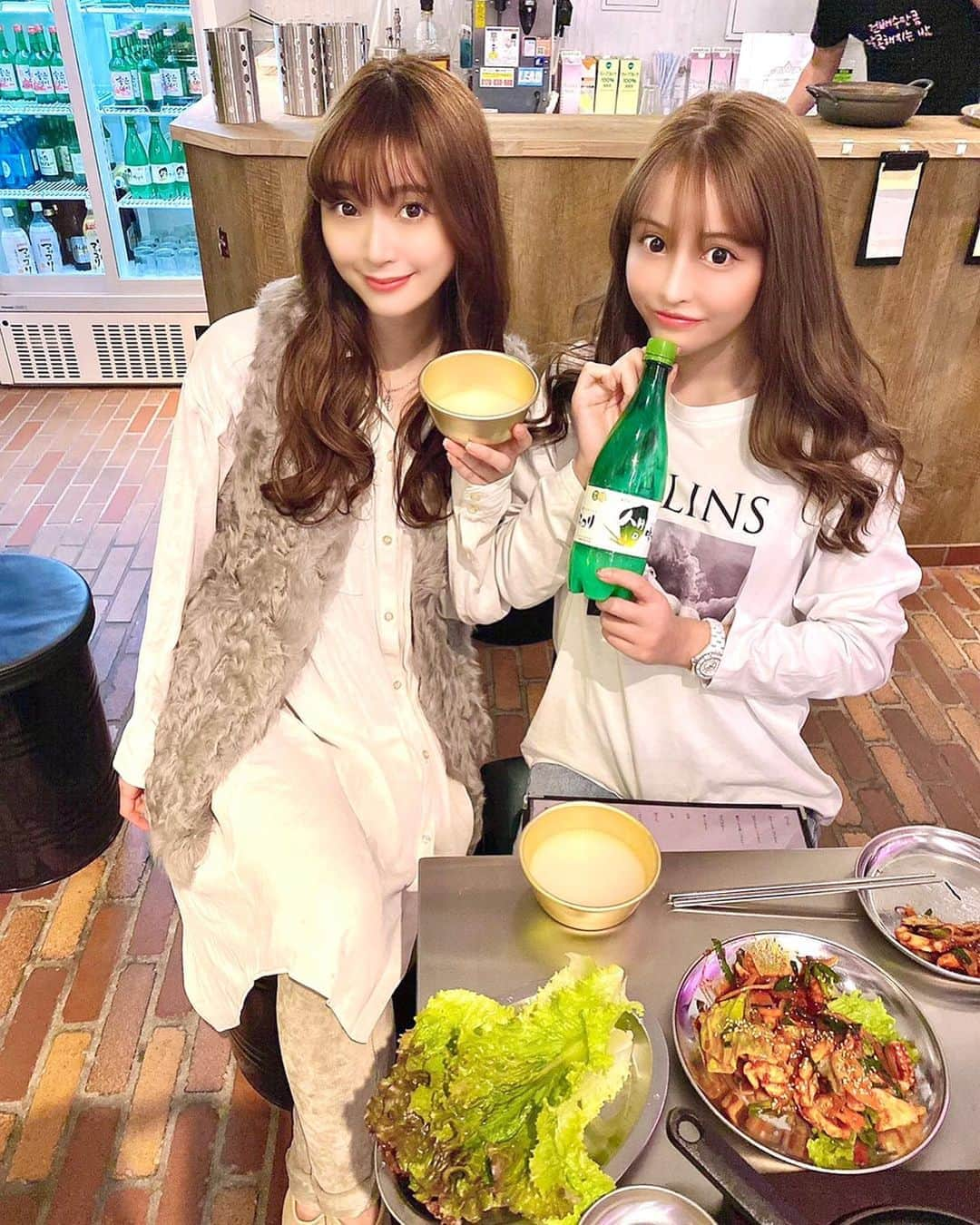 ririさんのインスタグラム写真 - (ririInstagram)「🇰🇷♡🐻 ♡안녕.. #矢野リリ 韓国行った風📸✨ IN 西麻布🤣でした...🍽 #生まっこり 美味しくて ごくごくのんでたら 酔っ払いました🥴🍶💦  そして気づいたら 矢野さん寝ました🤣😪💤ww  #happy #love #smile #韓国 #まっこり」10月22日 20時18分 - riri.ribon