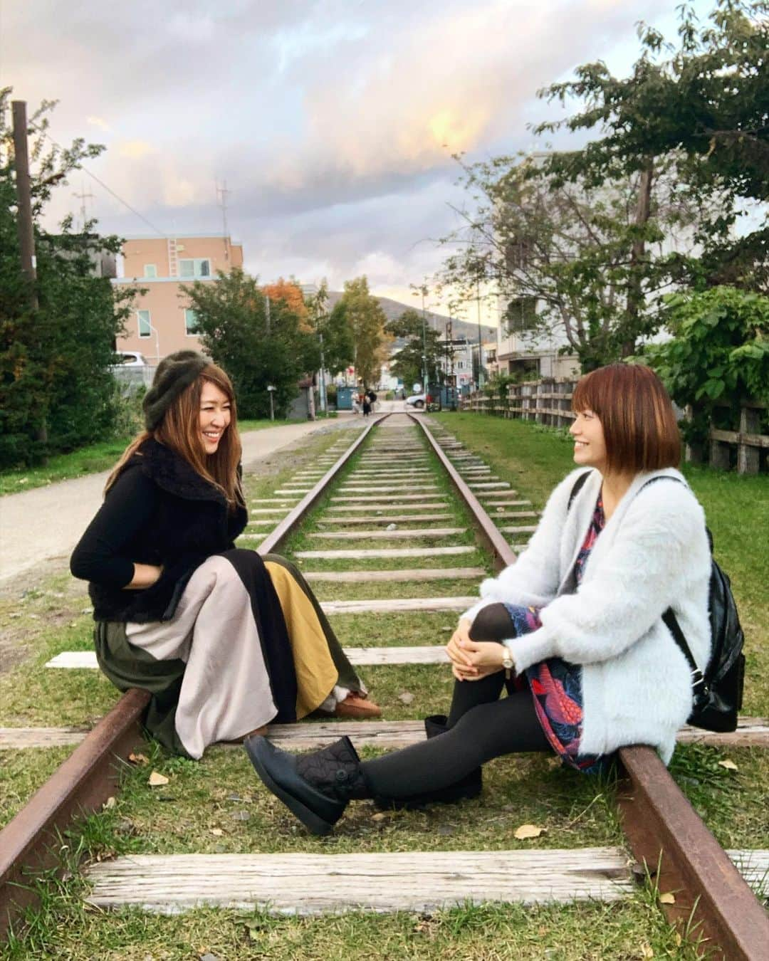 秋丸美帆さんのインスタグラム写真 - (秋丸美帆Instagram)「Stand by meしたくなるw  #hokkaido #otaru #trip #travel #train #photography #北海道 #小樽 #旧国鉄手宮線 #旅 #旅行 #女子旅」10月22日 20時23分 - mippy34