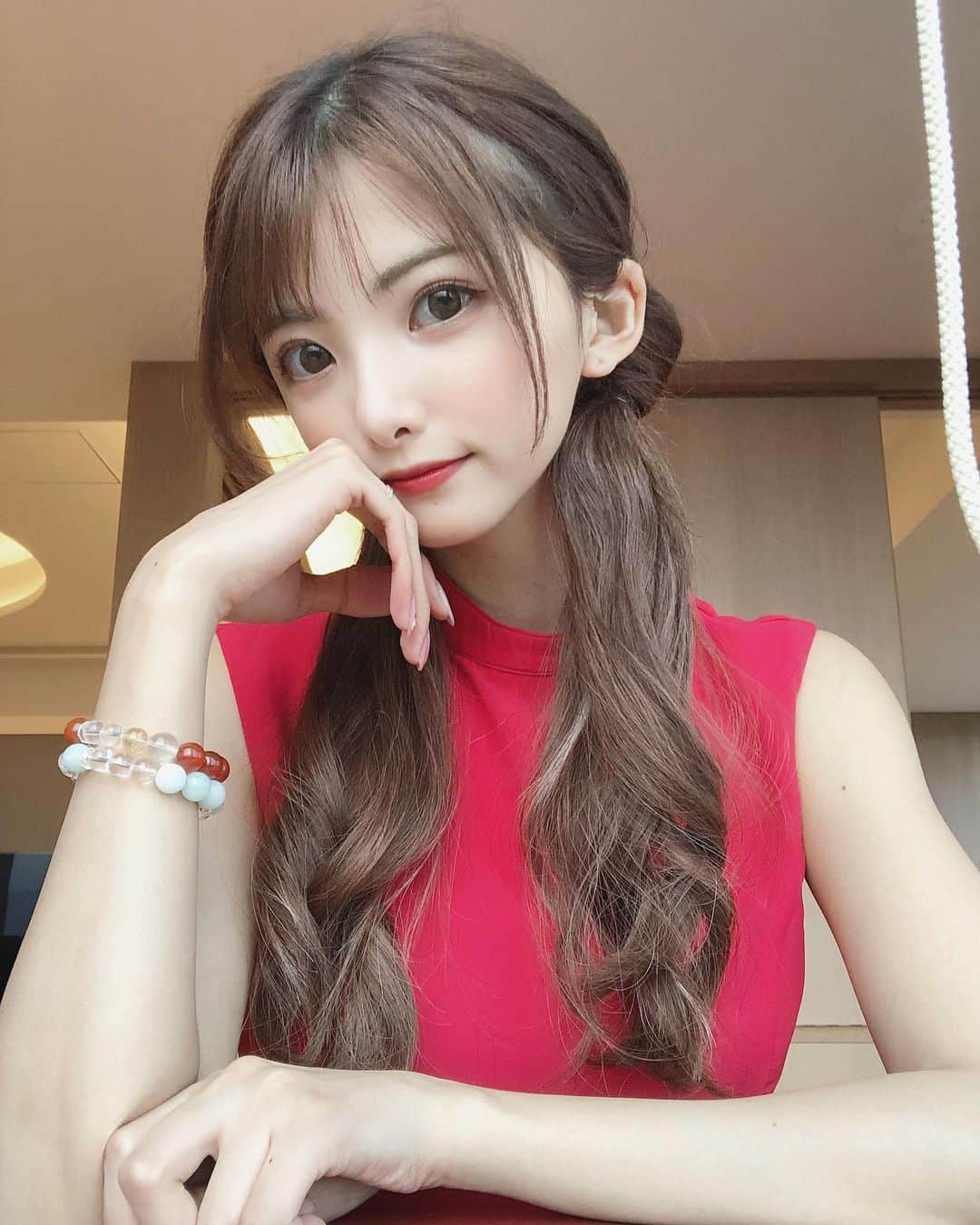 岡田栞奈のインスタグラム：「今日もお疲れ様です⭐️  寒い日はお風呂にはいって ゆっくり過ごしましょ〜😚 #いつかの温泉旅行」