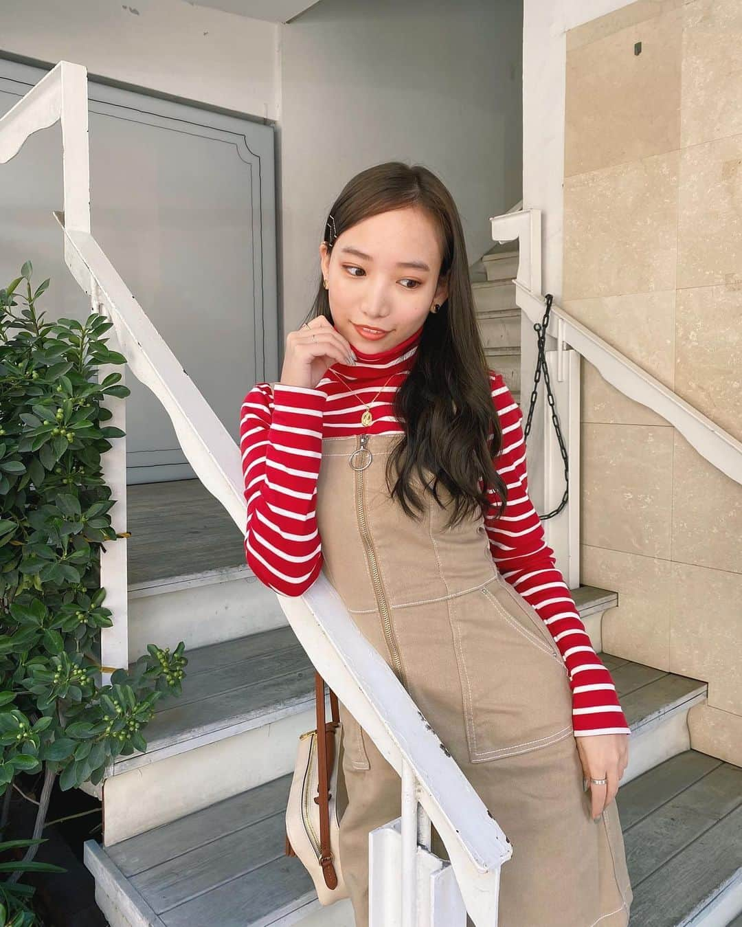 大野莉昂さんのインスタグラム写真 - (大野莉昂Instagram)「♥️ ﻿ tops▶︎ @petitbateau_jp  skirt▶︎ @hm  bag▶︎ @louisvuitton  ﻿ このタートルネック、色味も可愛くて生地感も好き◎﻿ ﻿ #プチバトー#プチバトータートル#タートルネック#petitbateau#handm#hm#louisvuitton#ootd#女子大生#大学生コーデ#大学生ファッション#洋服好き#ワンピース#低身長コーデ#低身長ファッション#PR」10月22日 20時37分 - bbbbrikopanda