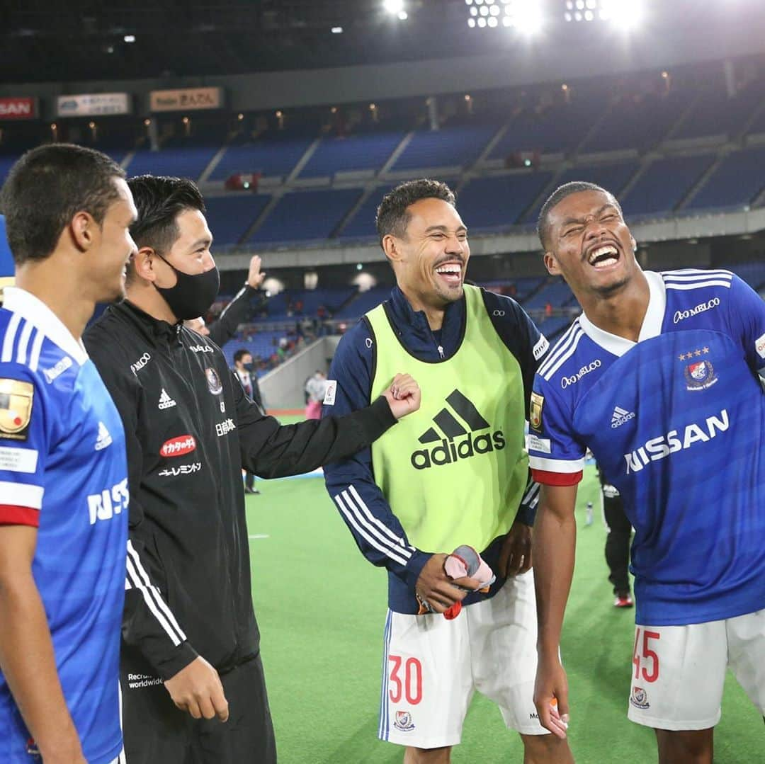 横浜F・マリノスさんのインスタグラム写真 - (横浜F・マリノスInstagram)「About last night✌️  #fmarinos #Jリーグ #トリコロールの絆いまこそ強く」10月22日 20時49分 - yokohamaf.marinos