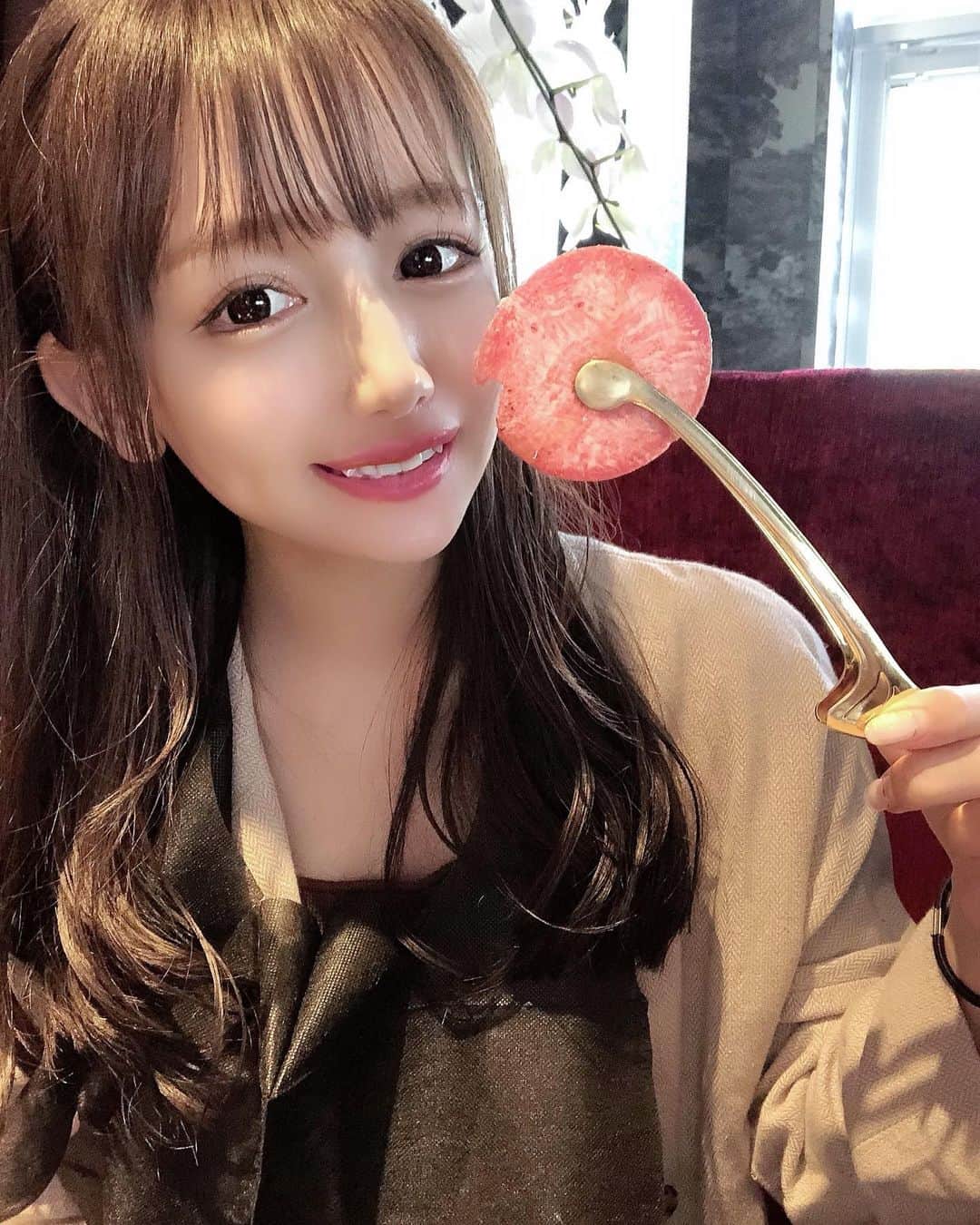 yuu__aaaさんのインスタグラム写真 - (yuu__aaaInstagram)「. . たん♫たん♫たん♫ . 焼き肉たくさん食べれないけどタンは結構食べれる👻❤︎ . . #make#メイク#カラコン#アイライン#デカ目#秋冬コーデ #秋コーデ #ootd #ootdfashion #ヘアアレンジ #マツエク」10月22日 20時49分 - yuu__aaa