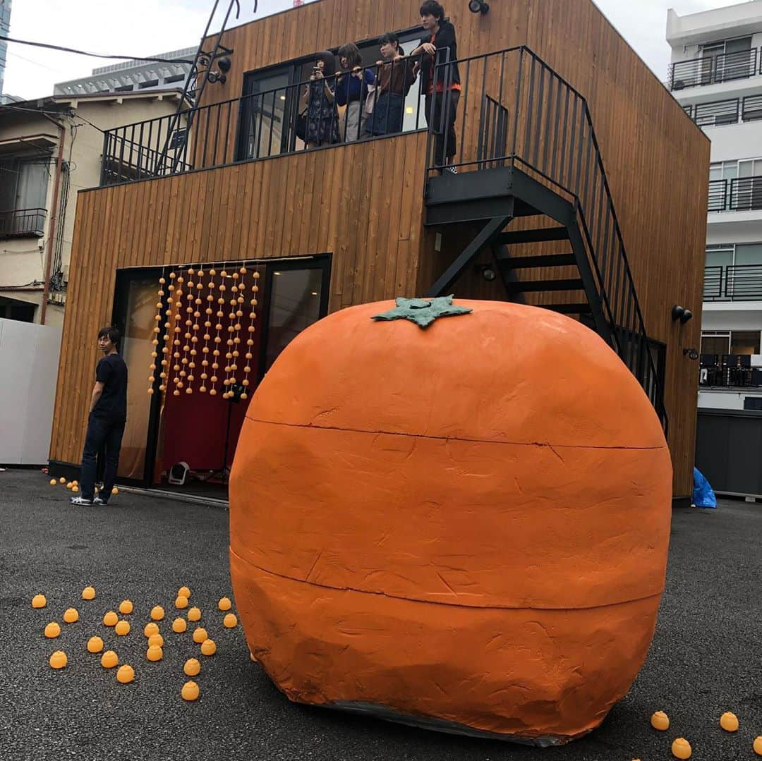 白石香さんのインスタグラム写真 - (白石香Instagram)「スワイプ推奨！ みかんハウスは大学生活の中ではかなり大きなイベントでした！！ イベントができるまではもう助けられてばかりのリーダーでそこでも学ぶことがいっぱいあったけど、 イベント当日に来てくれた600人近い来場者の笑顔と場の雰囲気が本当に楽しくて嬉しくて、毎日こんな楽しいことが起こる人生だったらいいなって思った！！ #イベント」10月22日 21時05分 - shiraishikaori5541