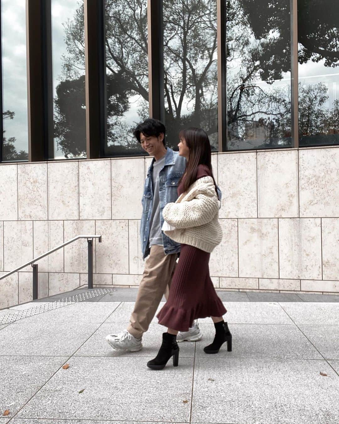 片山良平さんのインスタグラム写真 - (片山良平Instagram)「本日10月22日で結婚3周年〜💍﻿ 今年は3周年なのでバラ3本。﻿ ﻿ 鬼滅の刃みて、ランチ食べて、最高な1日﻿ ﻿ 毎日過ごしてる何気ない日を大切にすることが大事なんだと思う。﻿ ﻿ いつもありがとう。これからもよろしく😽﻿ ﻿ #10年後﻿ #20年後﻿ #バラの花束になる﻿ #🌹﻿ #プレゼントありがとう」10月22日 21時06分 - ryohei_katayama