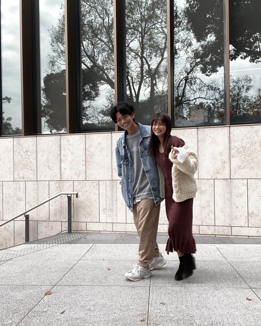 片山良平さんのインスタグラム写真 - (片山良平Instagram)「本日10月22日で結婚3周年〜💍﻿ 今年は3周年なのでバラ3本。﻿ ﻿ 鬼滅の刃みて、ランチ食べて、最高な1日﻿ ﻿ 毎日過ごしてる何気ない日を大切にすることが大事なんだと思う。﻿ ﻿ いつもありがとう。これからもよろしく😽﻿ ﻿ #10年後﻿ #20年後﻿ #バラの花束になる﻿ #🌹﻿ #プレゼントありがとう」10月22日 21時06分 - ryohei_katayama