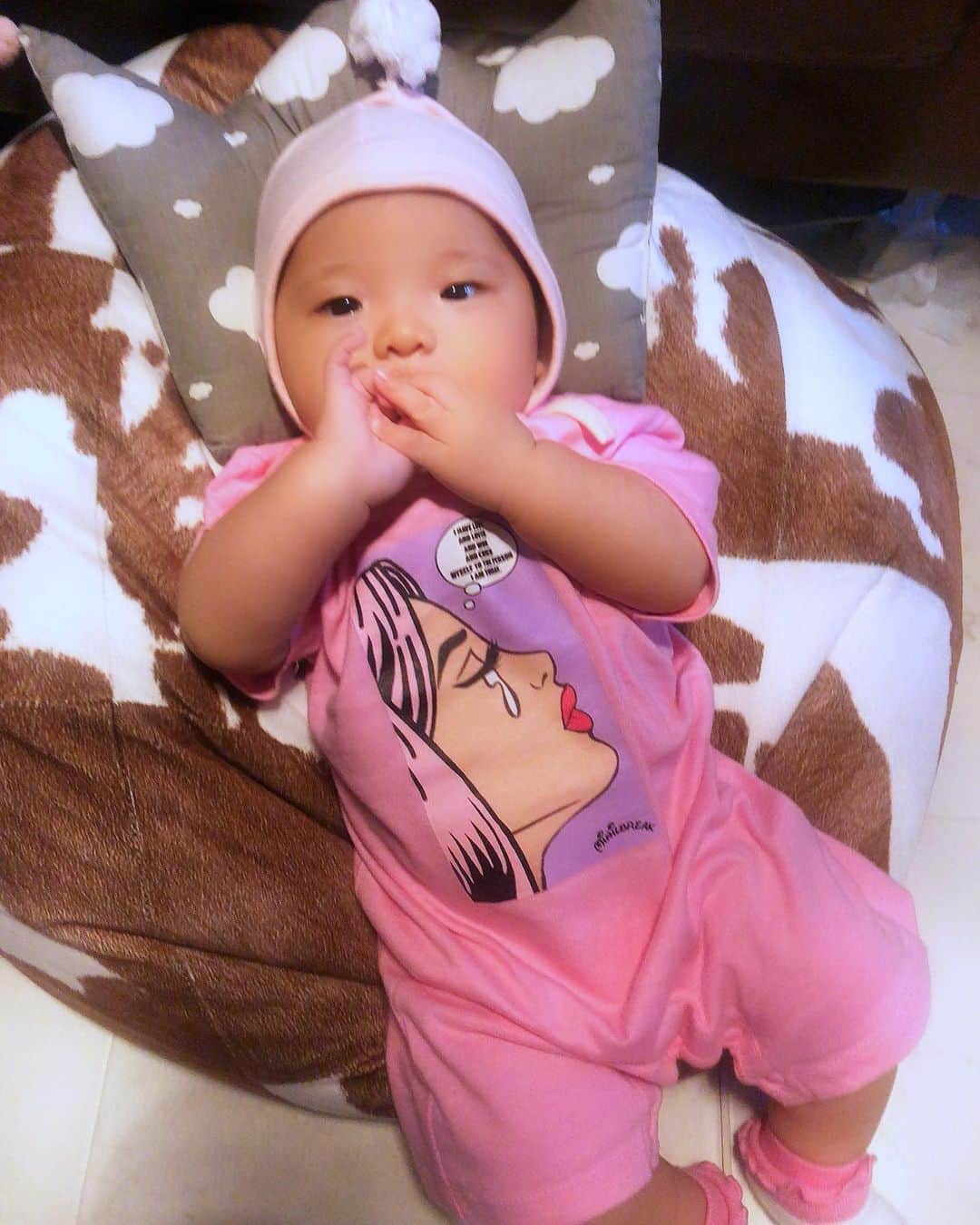 miniさんのインスタグラム写真 - (miniInstagram)「@minilbreak Ariel ootd👶🏽💓💜 パパママとお揃いで着れるシリーズ♡ 大人はロンTで👩🏼👨🏽 @minilbreak のサイトにもUPされました💒 プレゼントなどにもどうぞ♡ #minilbreak #baby #babyootd #ベビー #ベビーロンパース #生後3ヶ月 #カクレモモジリ #ぴちょんくん」10月22日 21時12分 - mini.stagram